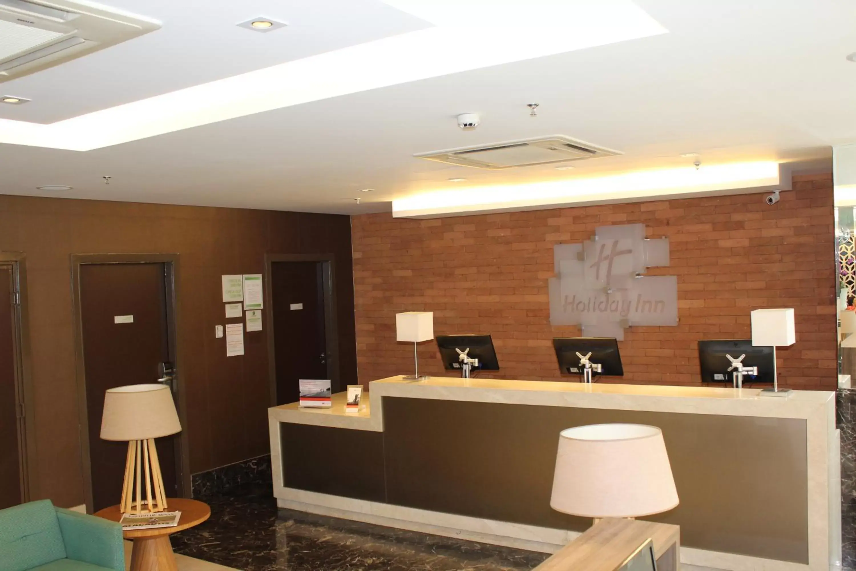 Property building, Lobby/Reception in Holiday Inn Belo Horizonte Savassi, an IHG Hotel