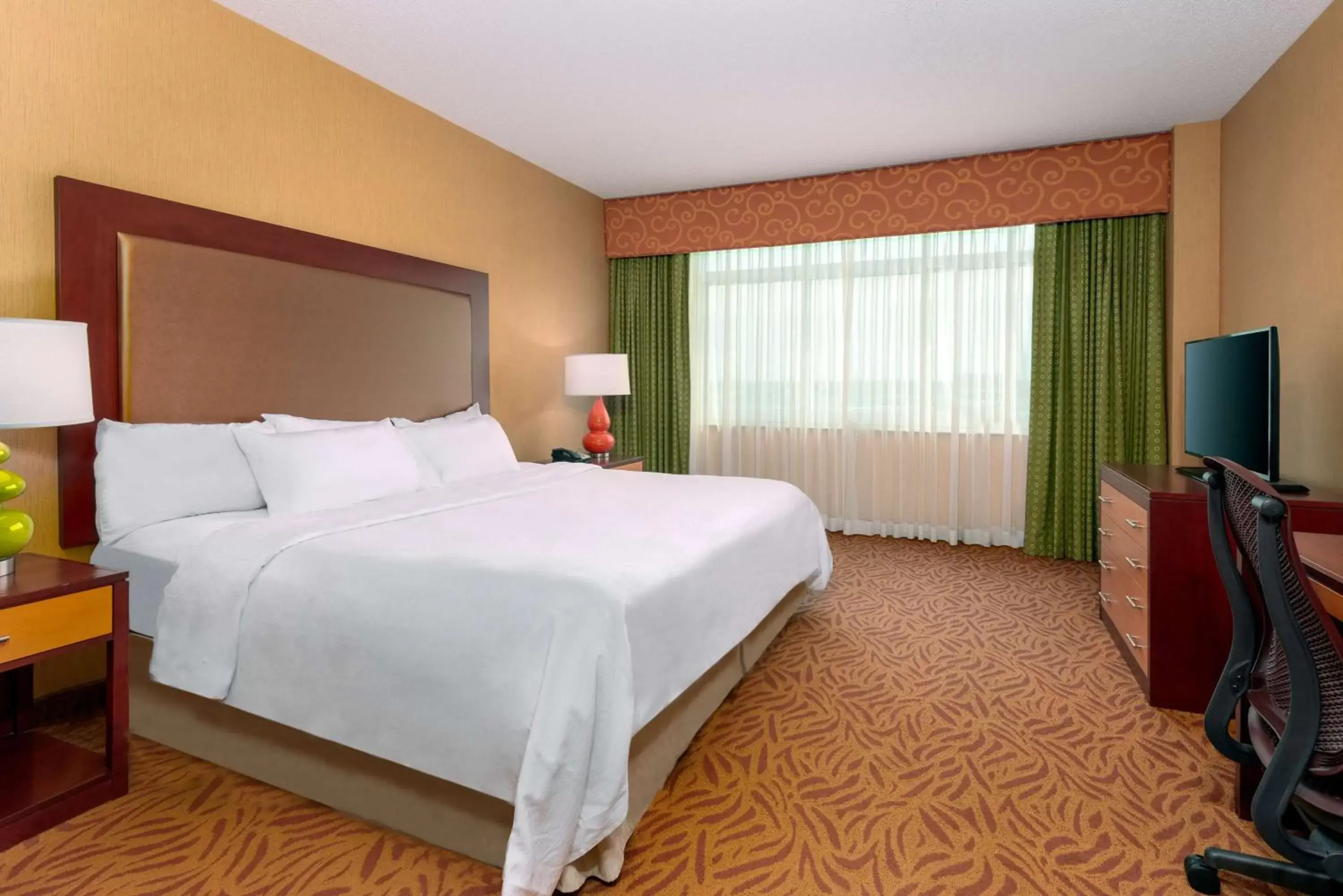 Bed in Embassy Suites Omaha- La Vista/ Hotel & Conference Center