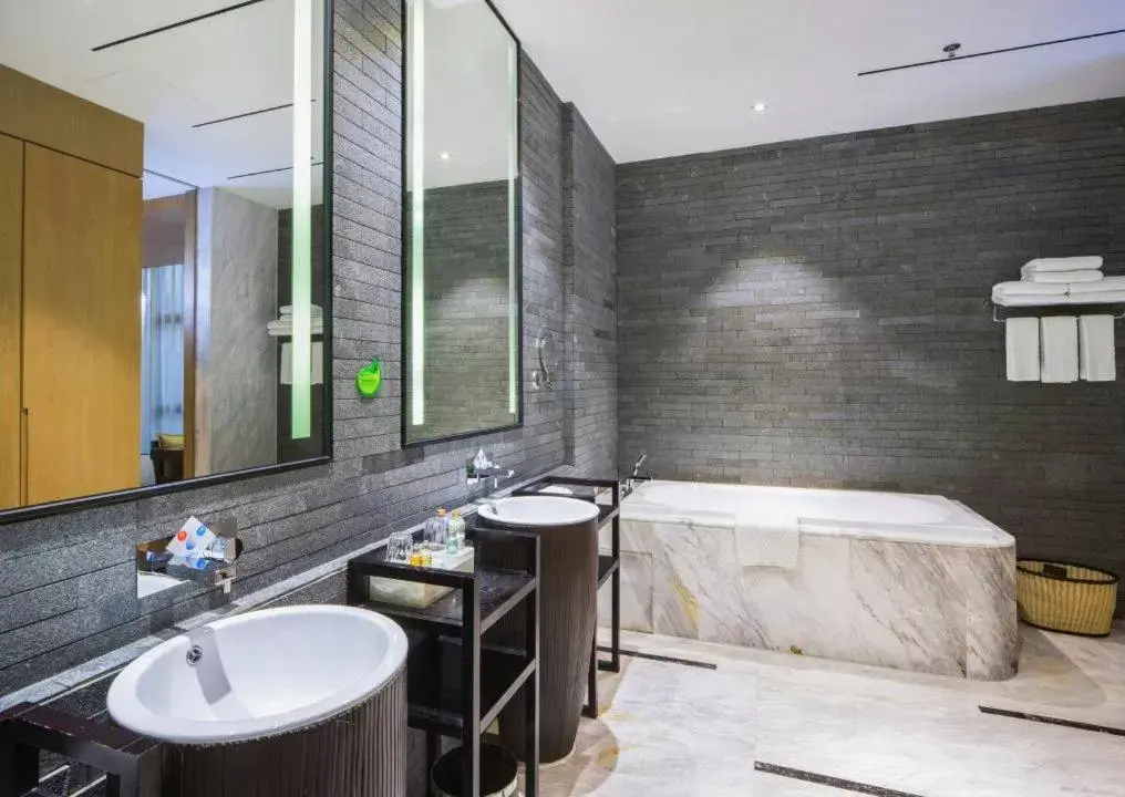 Bathroom in Zhuhai Palm Spring Hotel