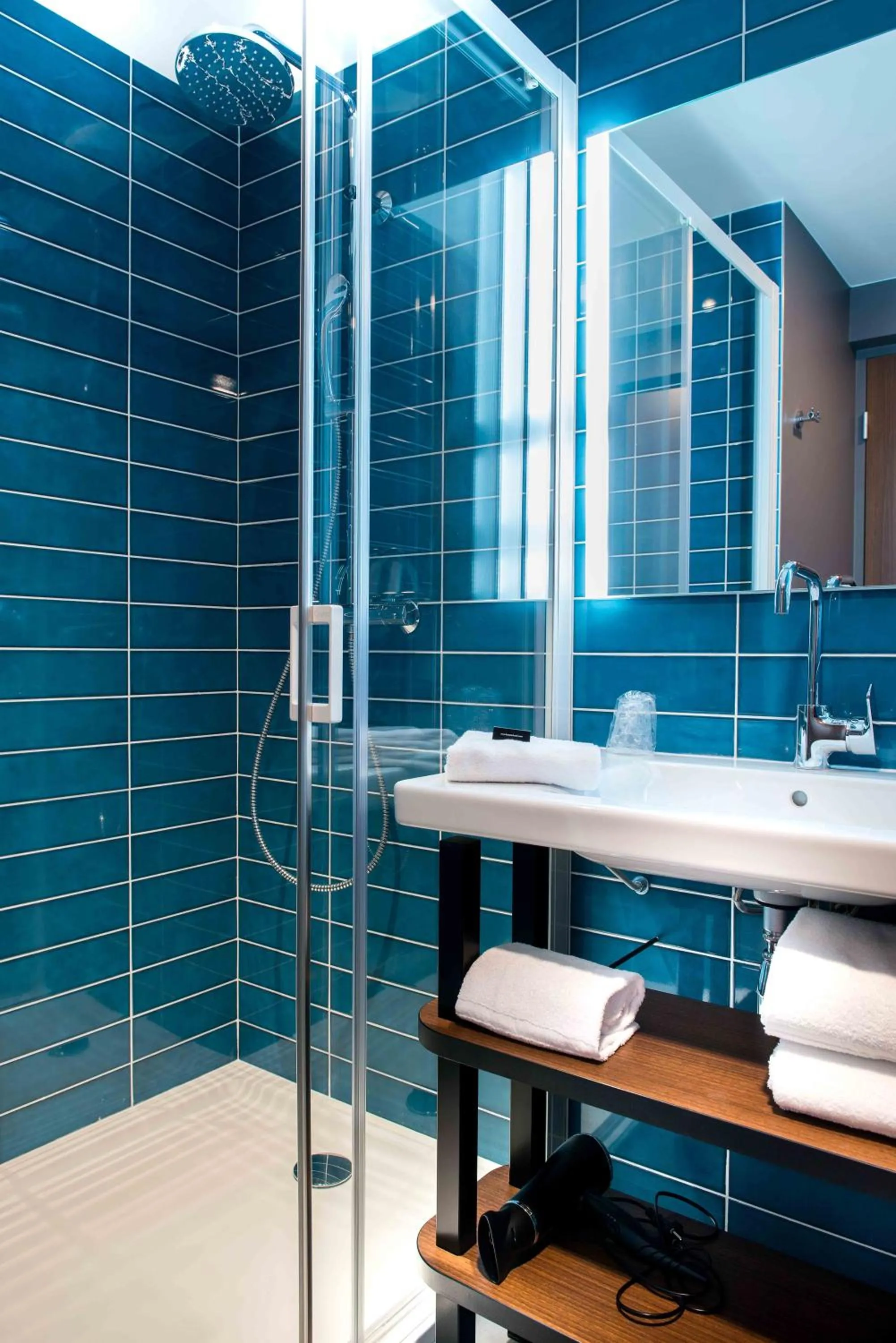 Shower in KOPSTER Hotel Lyon Groupama Stadium