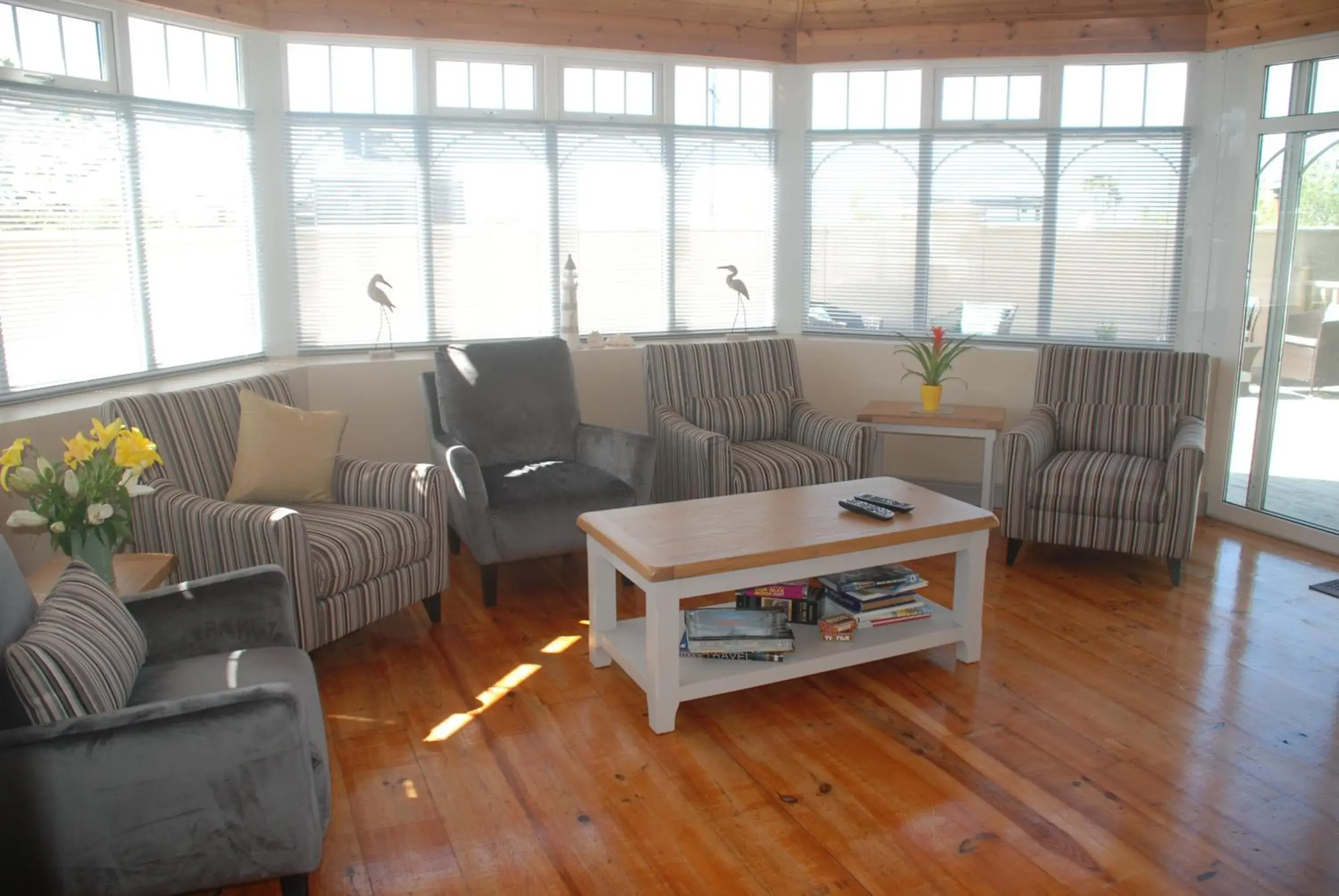 Communal lounge/ TV room in Tuskar House by the Sea
