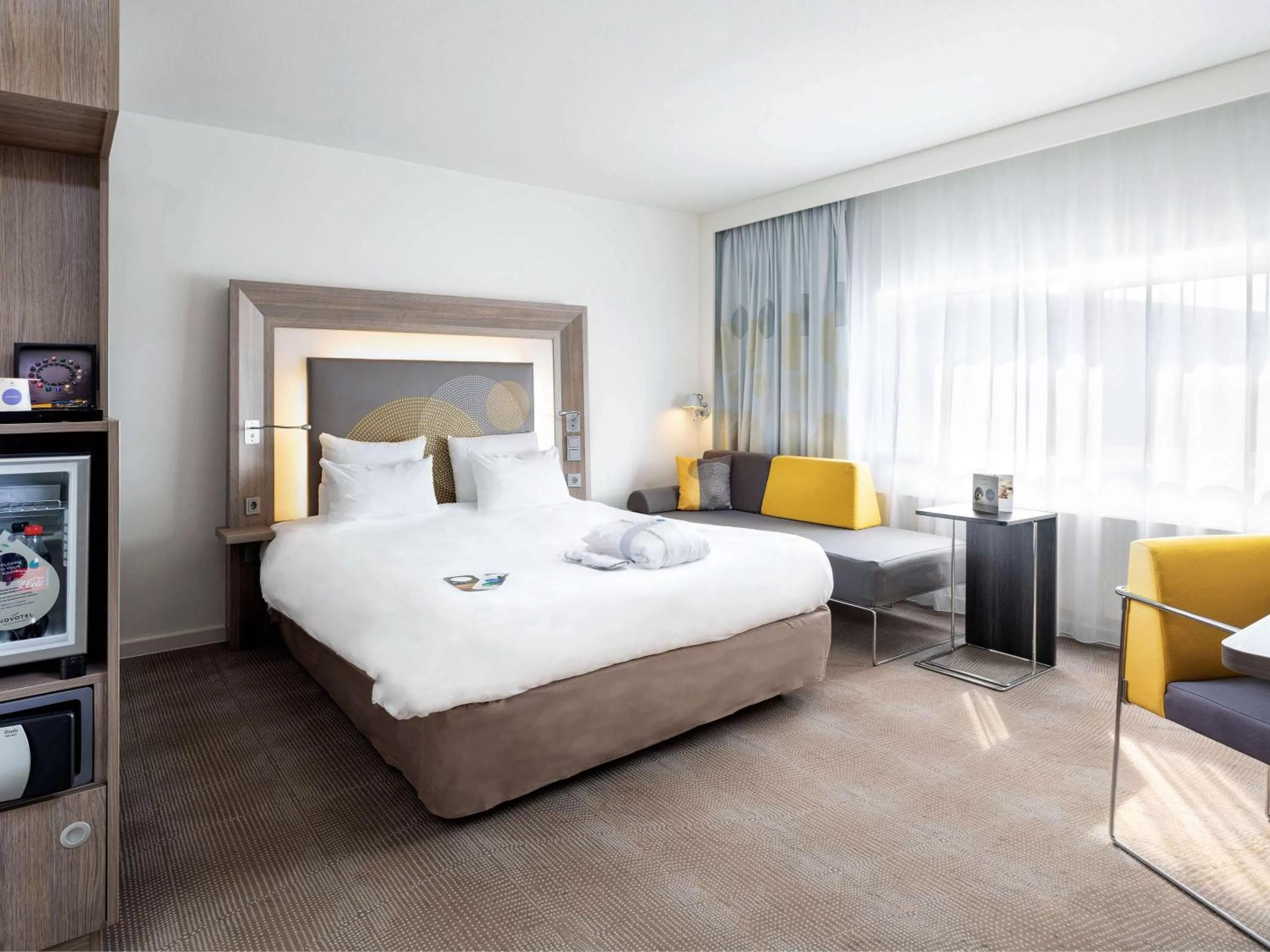 Photo of the whole room, Bed in Novotel Den Haag World Forum