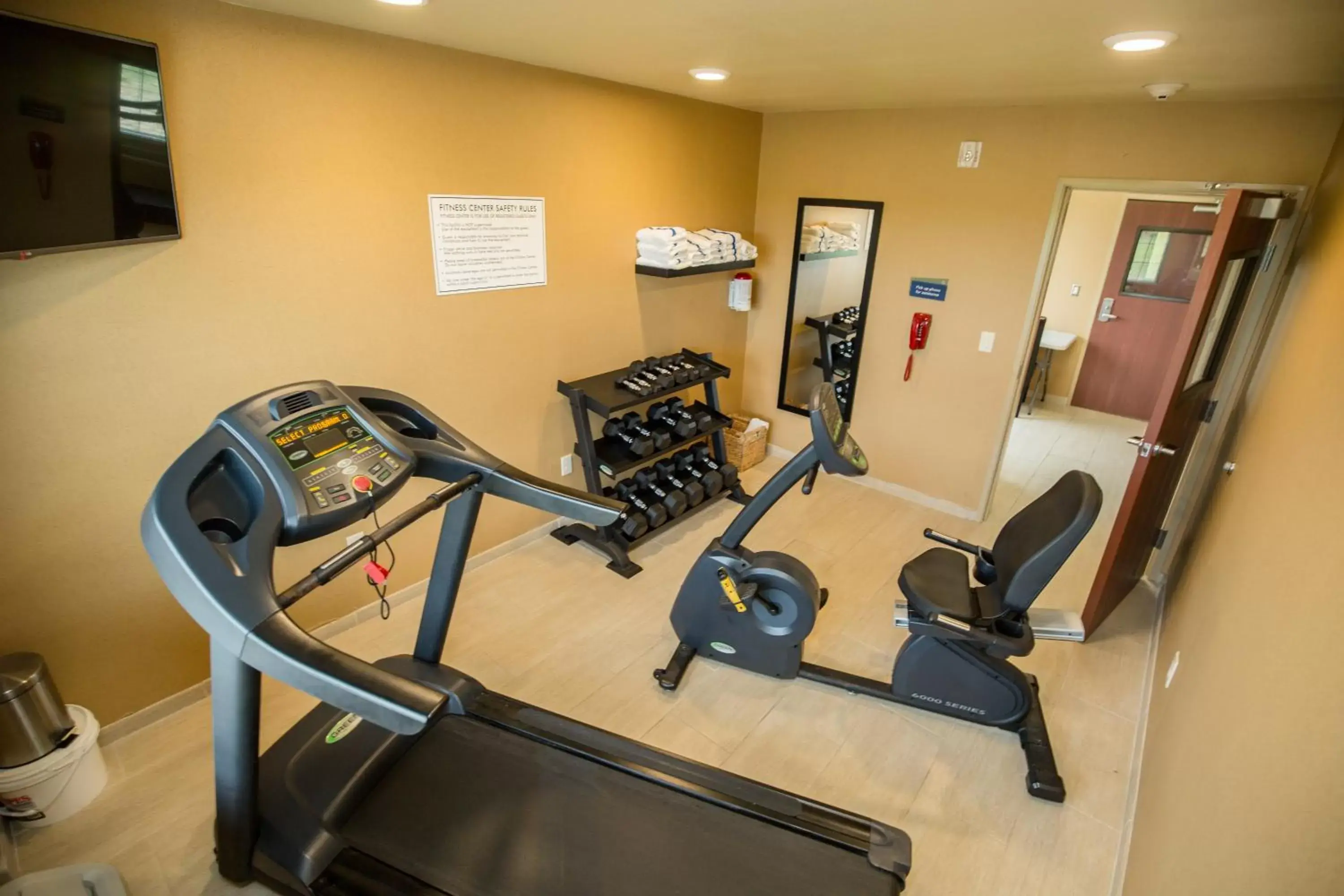 Fitness centre/facilities, Fitness Center/Facilities in Cobblestone Inn & Suites-Winterset