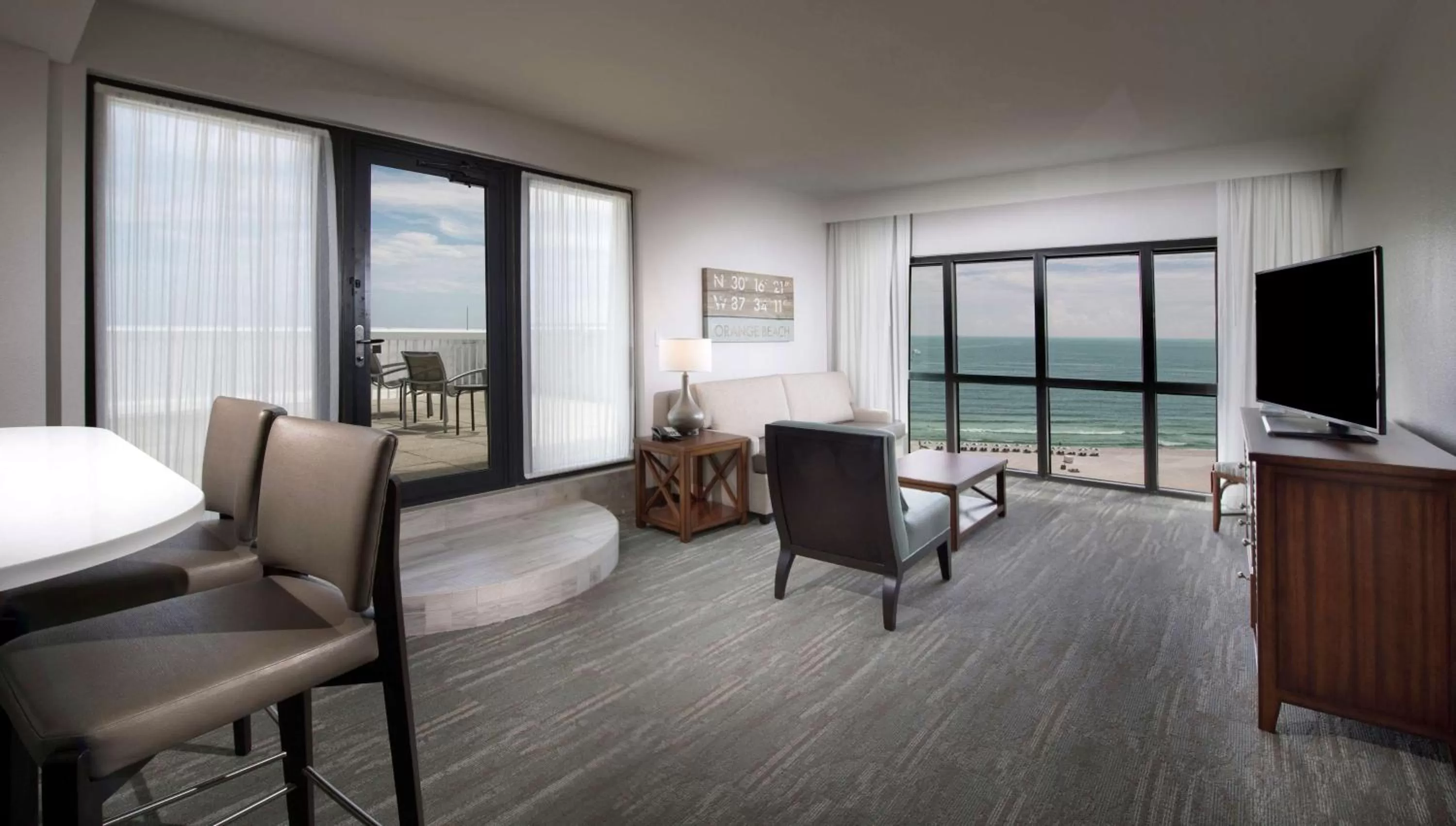 One-Bedroom Corner King Suite in The Island House Hotel a Doubletree by Hilton