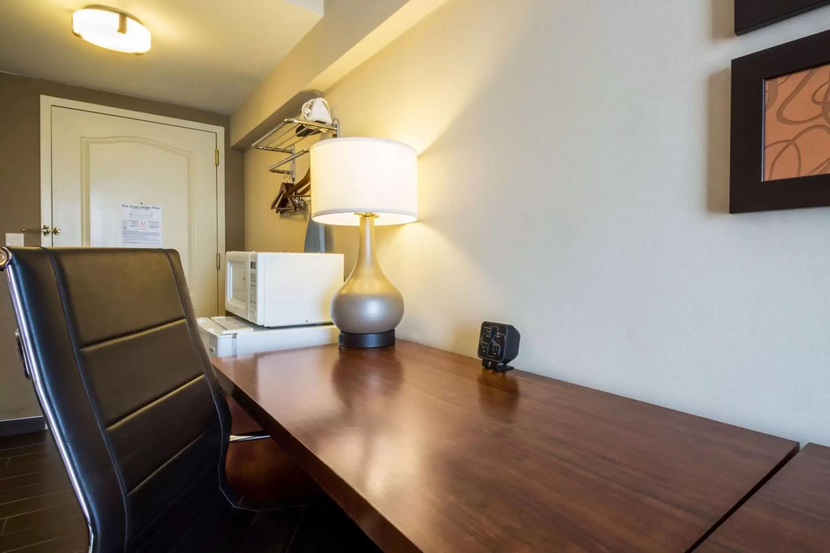 Photo of the whole room in Comfort Suites at Woodbridge Photo of the whole room in Comfort Suites at Woodbridge