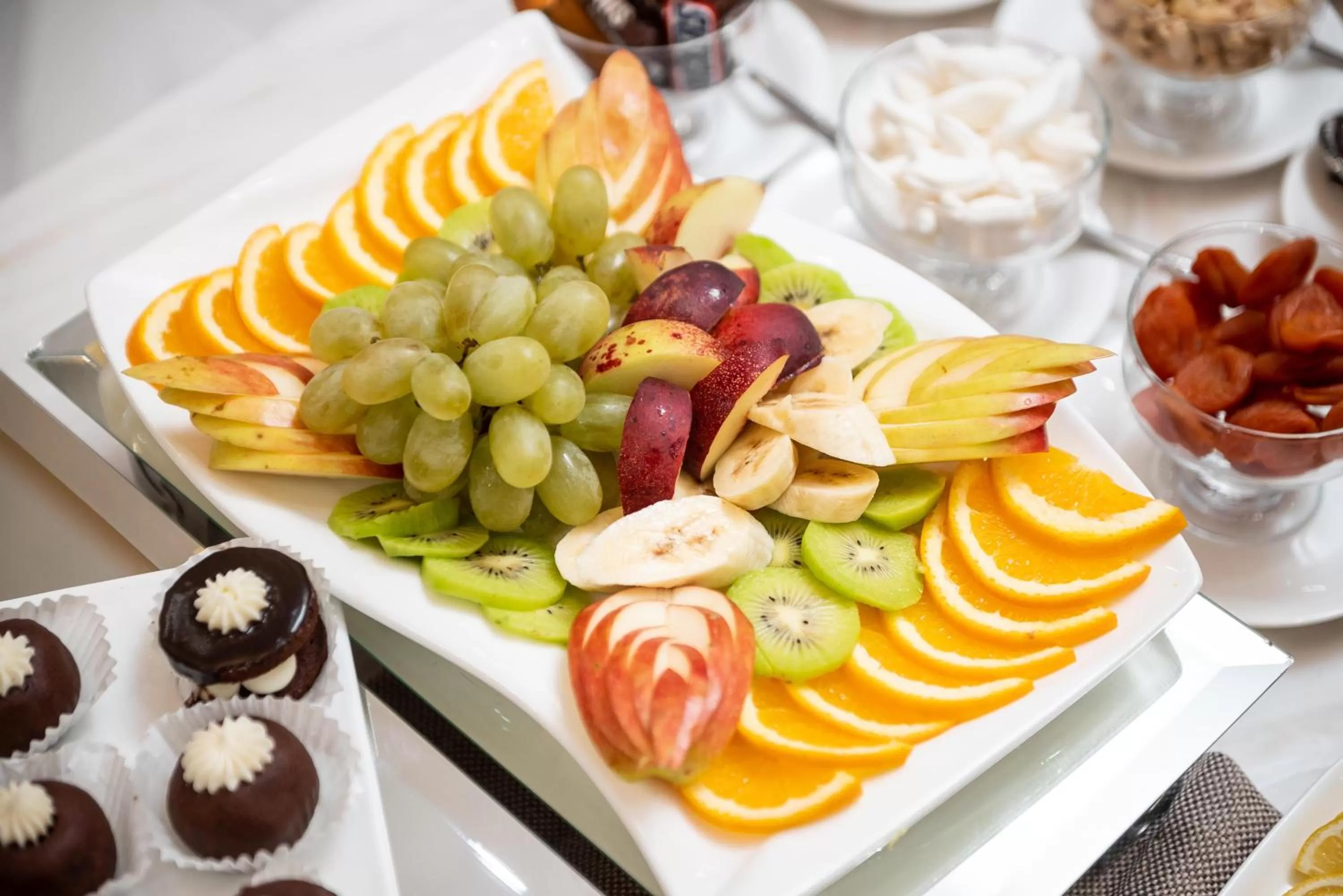 Buffet breakfast, Food in Tauke Khan Plaza