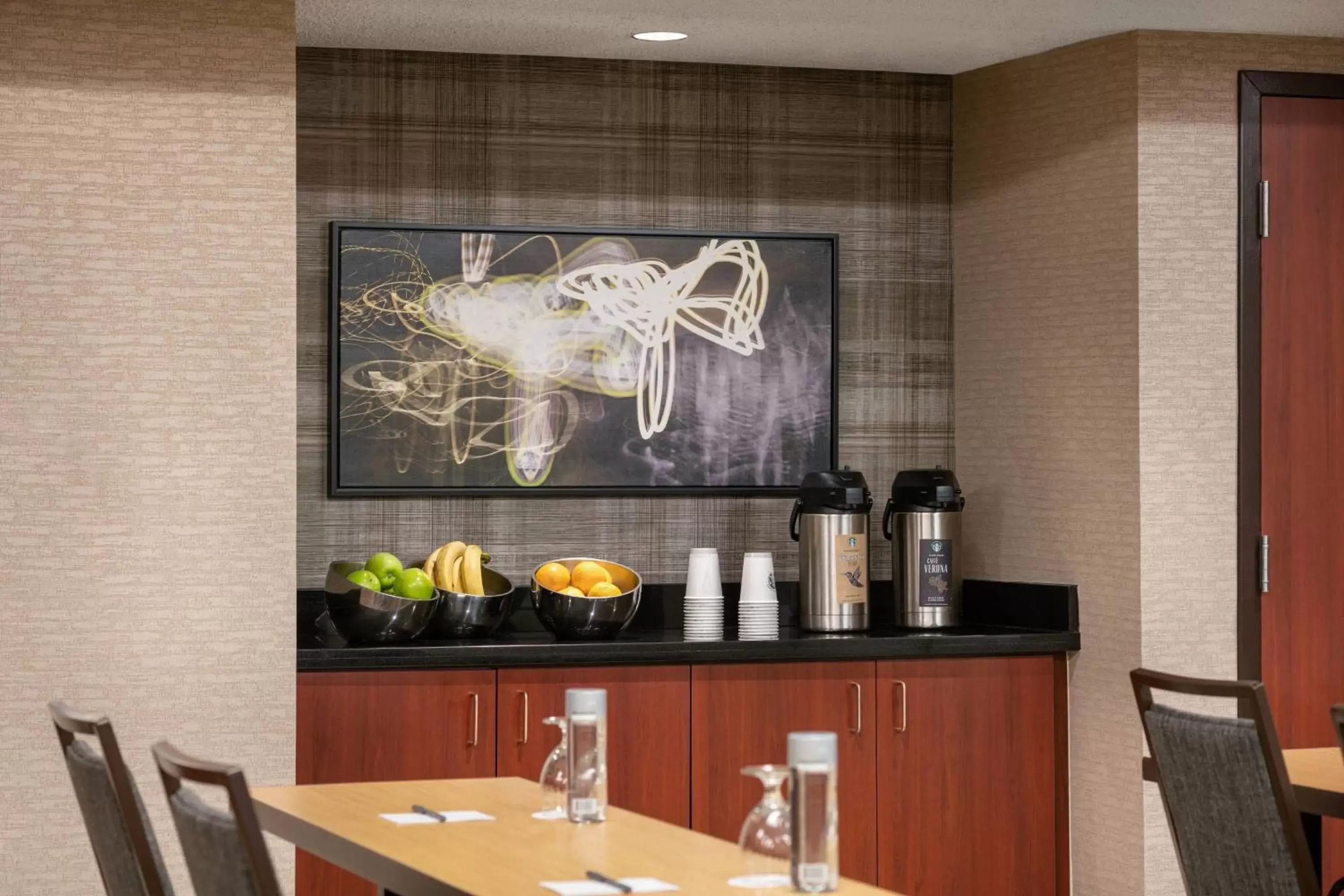 Meeting/conference room, Restaurant/Places to Eat in Courtyard by Marriott Las Vegas Convention Center