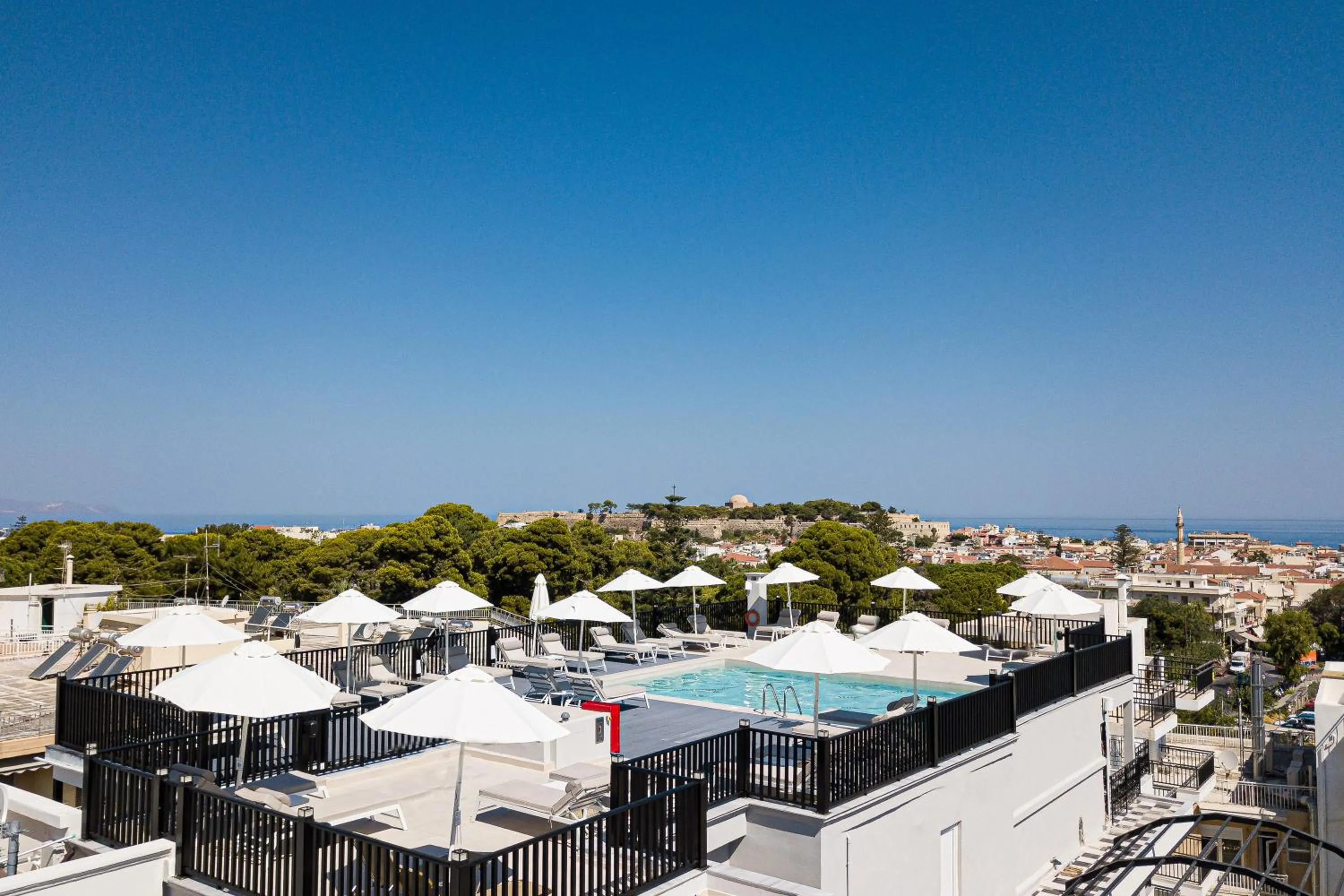 Swimming pool in Jo An Palace