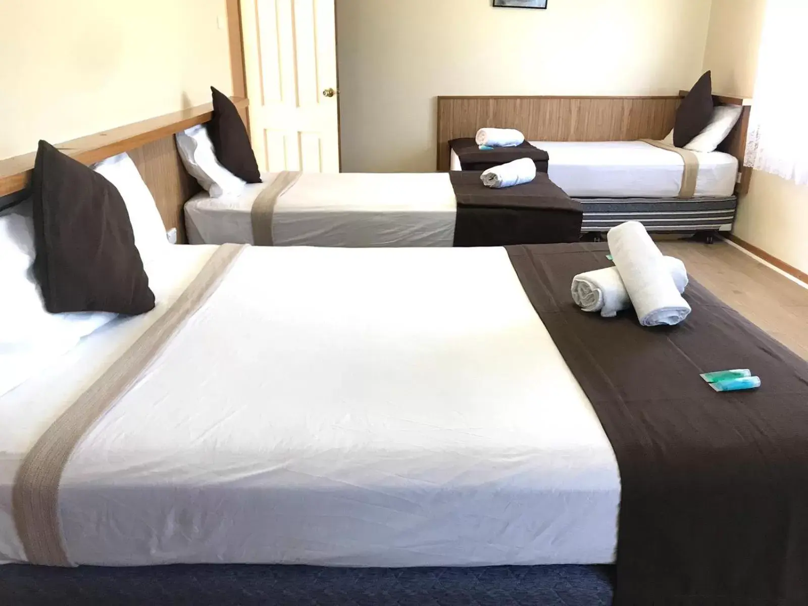 Bedroom, Bed in Angel's Rest Motel Bedroom, Bed in Angel's Rest Motel