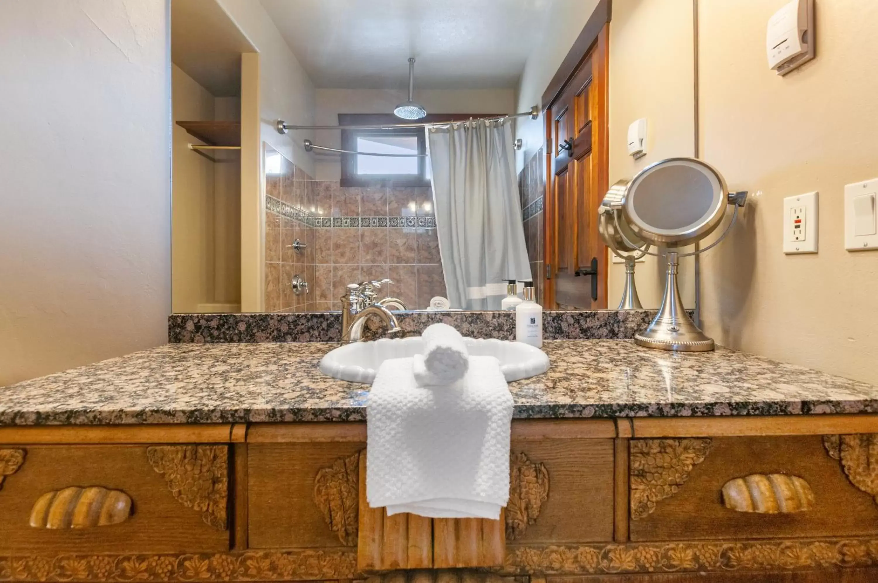 Bathroom in Casa Grande Inn & Suites