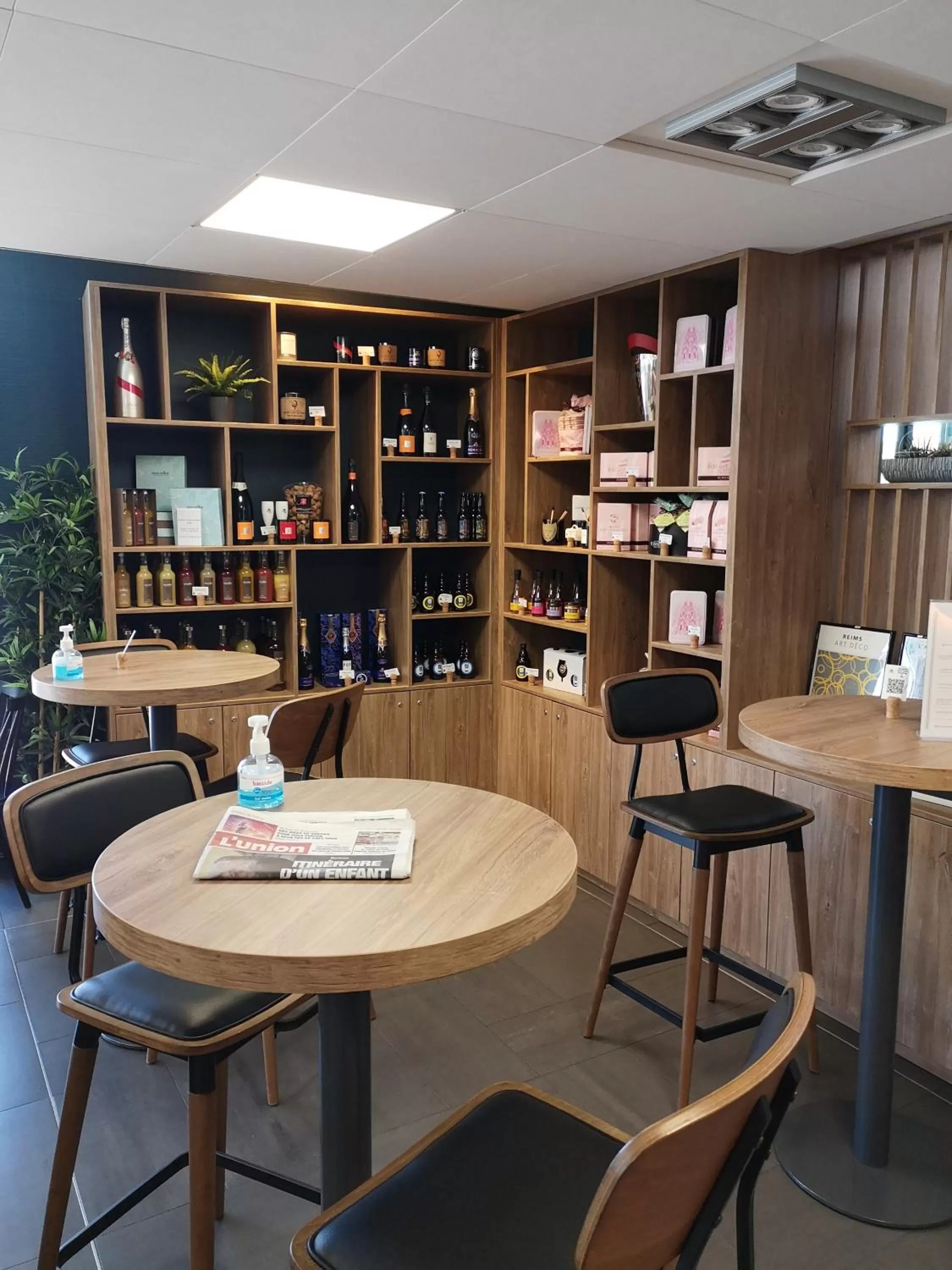 On-site shops in Hôtel Akena Reims Bezannes