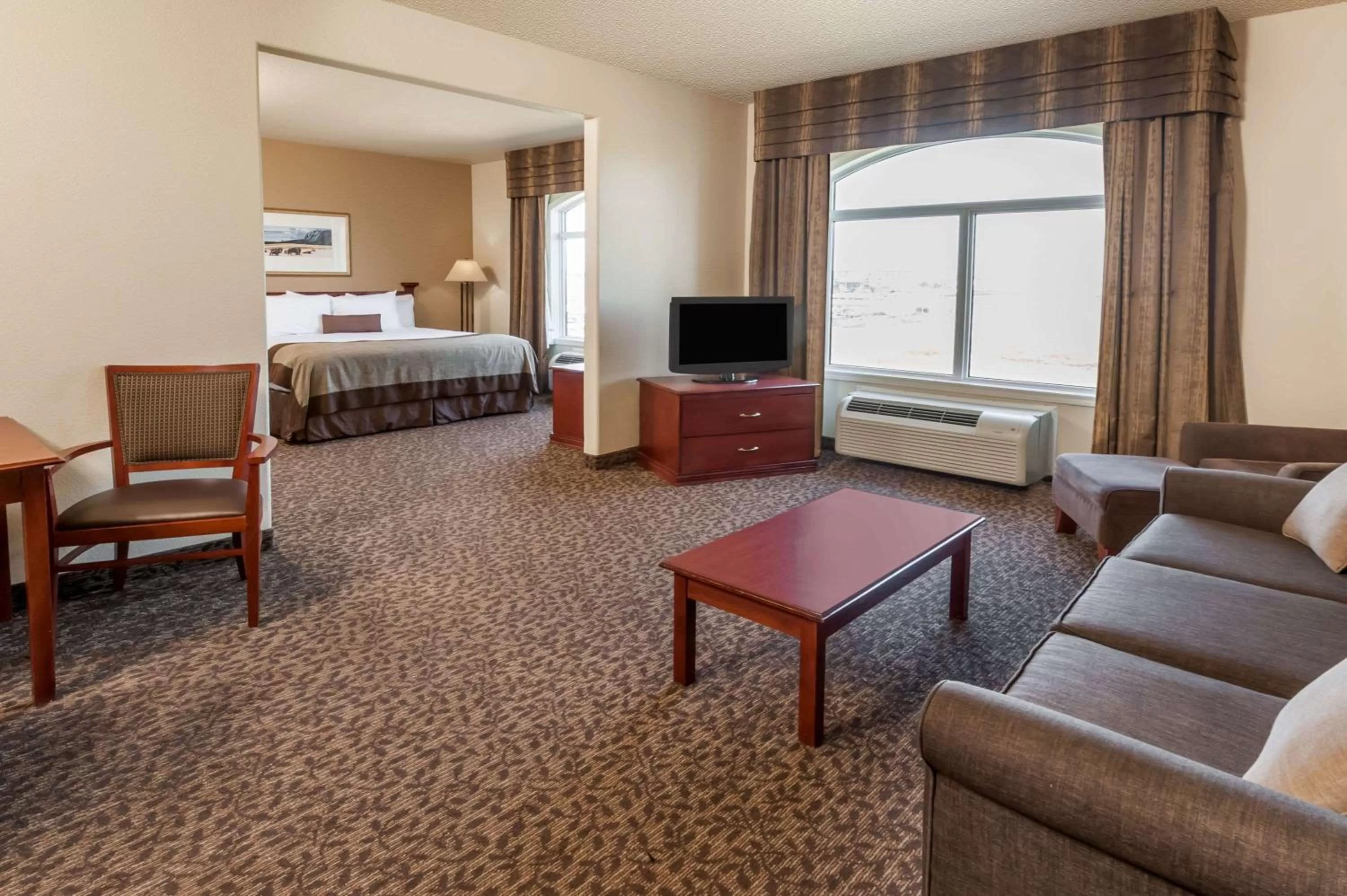 Photo of the whole room, Bed in Wingate by Wyndham - Edmonton West