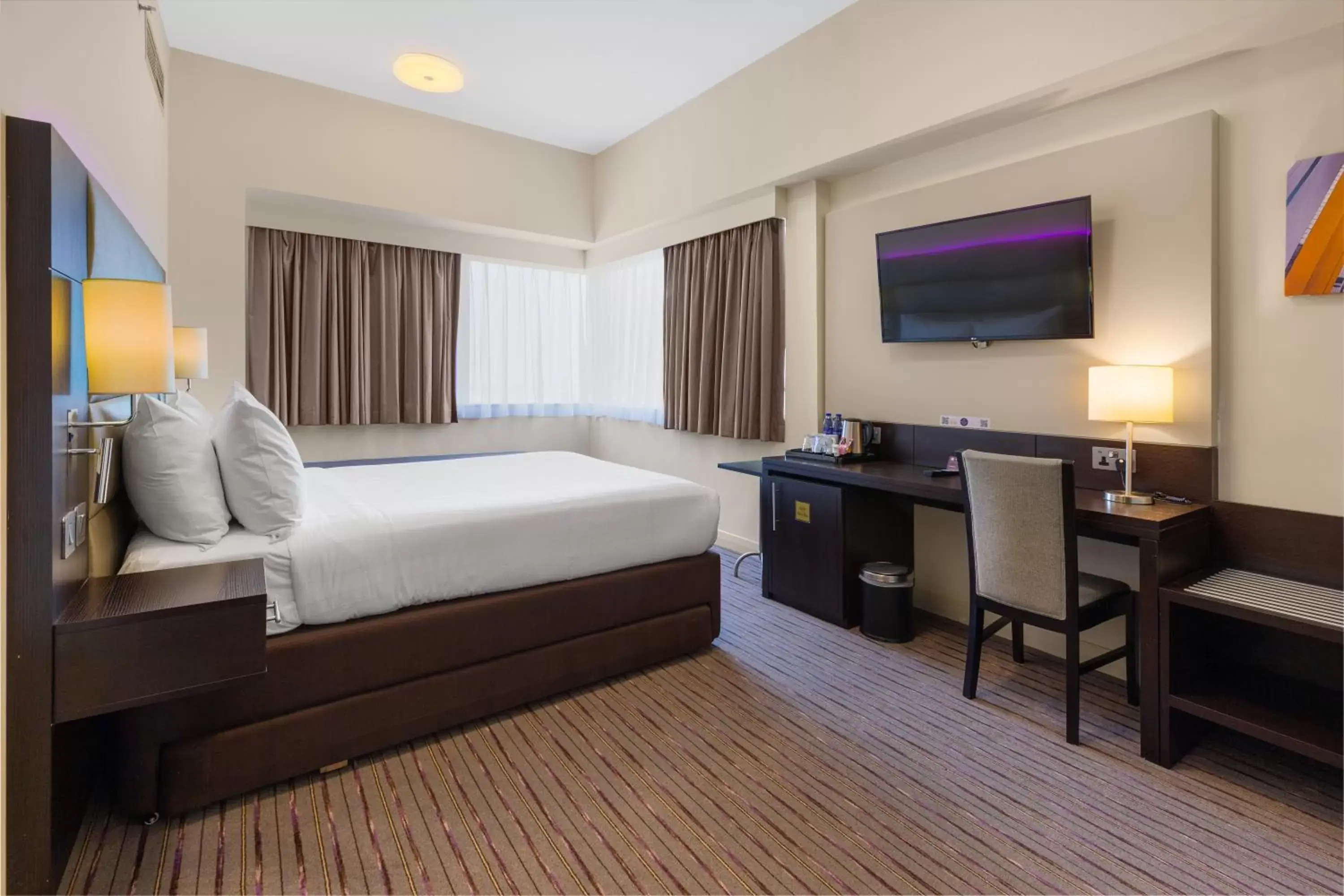 Bed in Premier Inn Dubai Ibn Battuta Mall