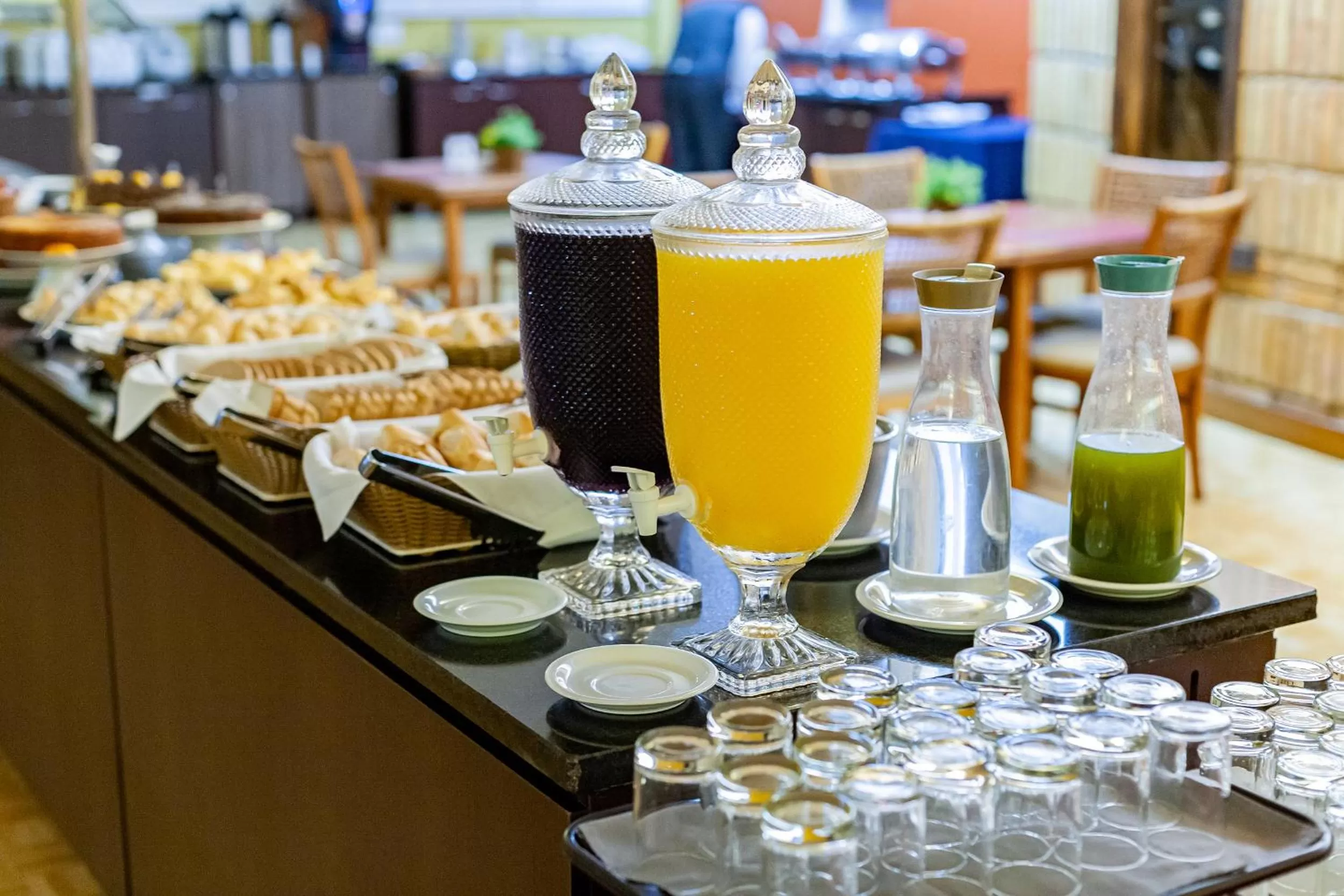 Breakfast in Tri Hotel Executive Caxias
