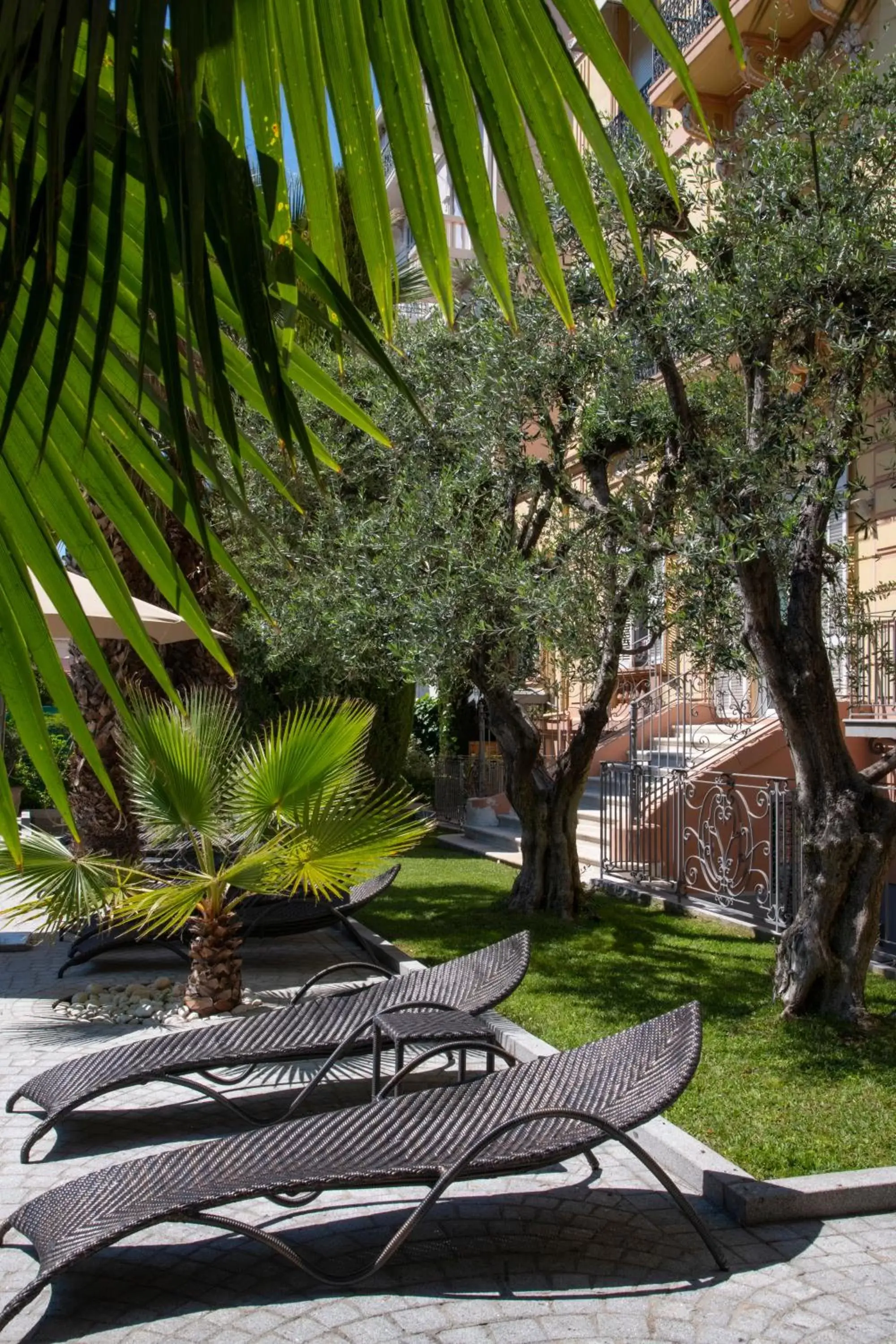 Garden in GOLDEN TULIP CANNES HOTEL de PARIS