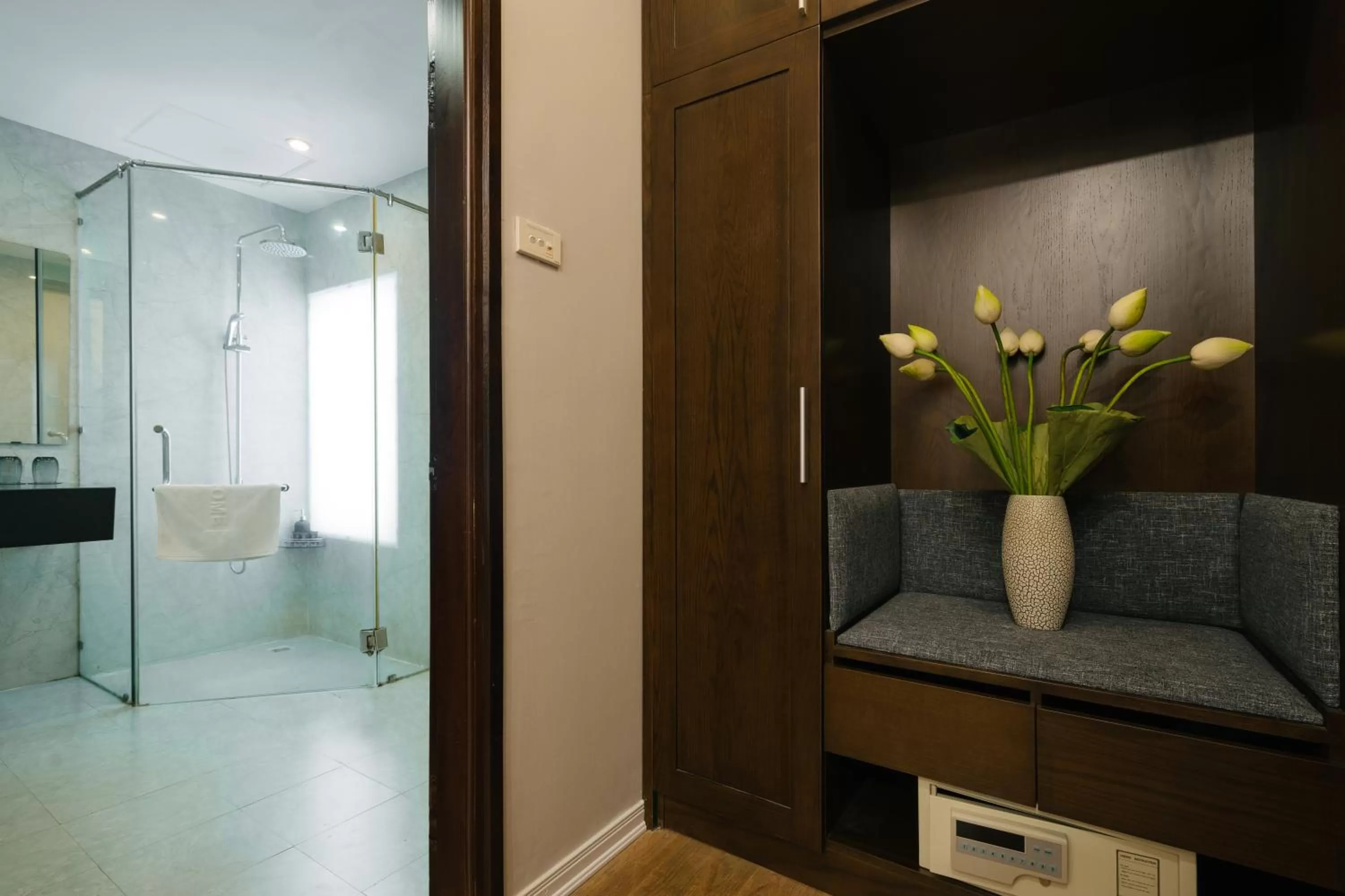 Shower in La Palm Hotel