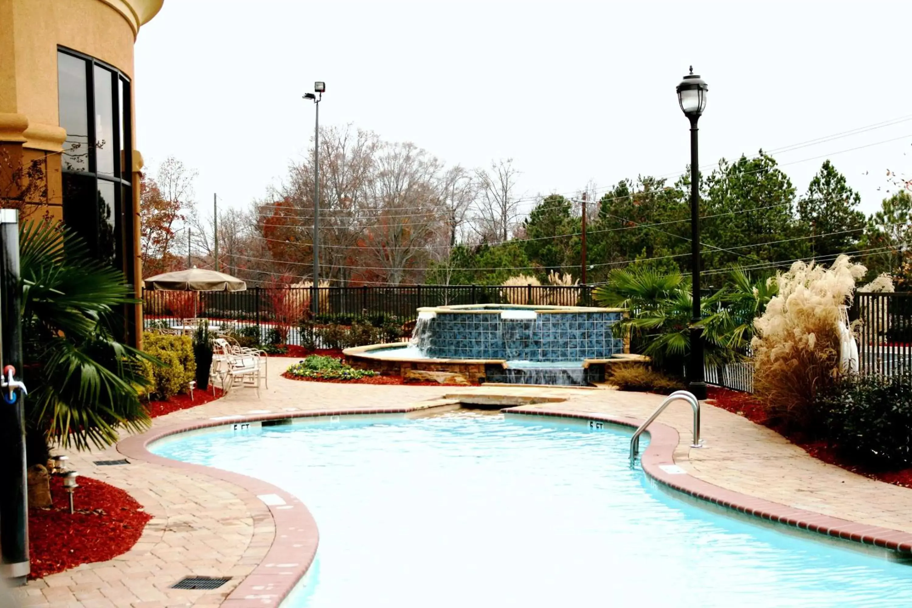 Pool view, Swimming Pool in Hampton Inn & Suites Atlanta-Six Flags