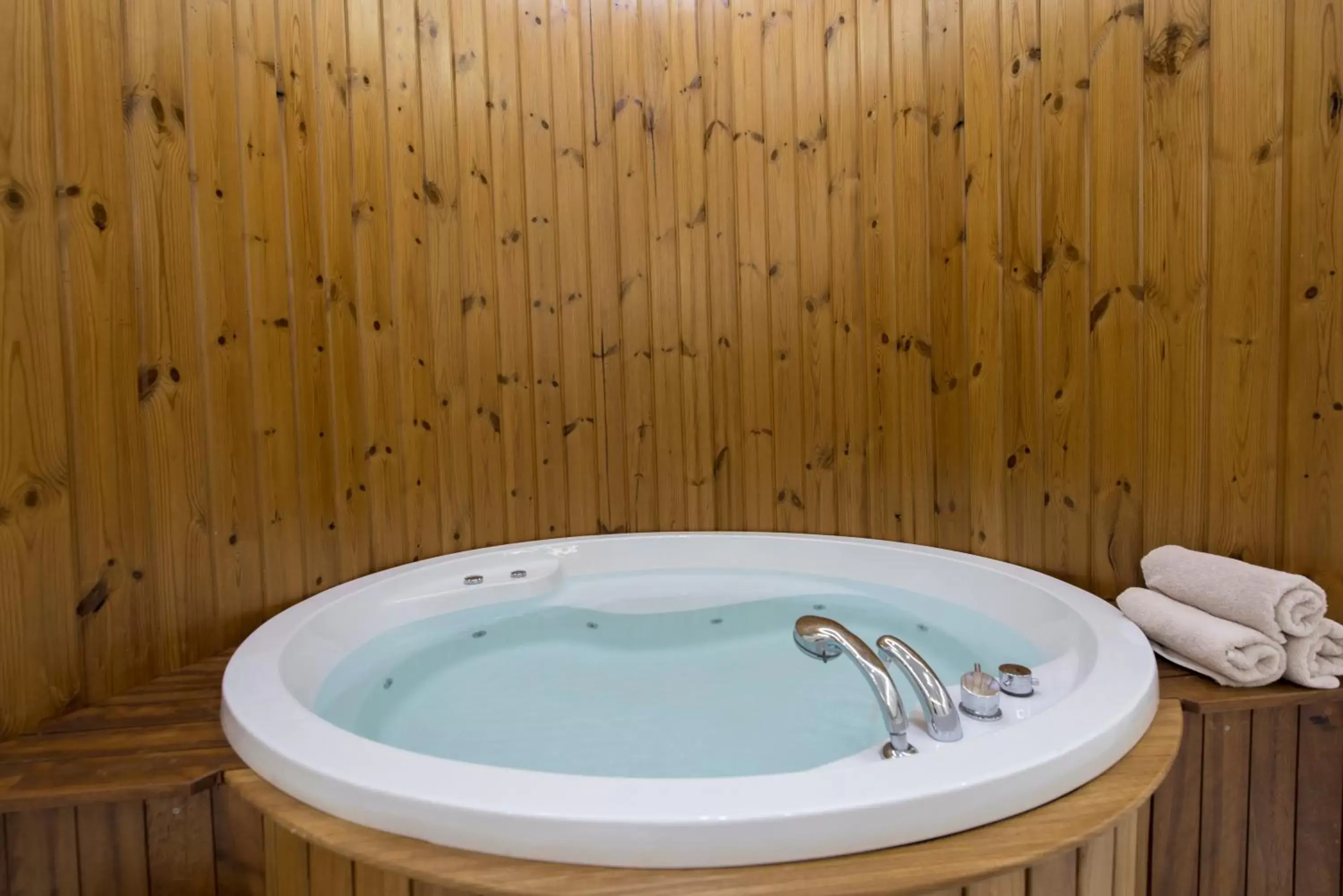 Hot Tub, Bathroom in Park Inn by Radisson Ankara Cankaya