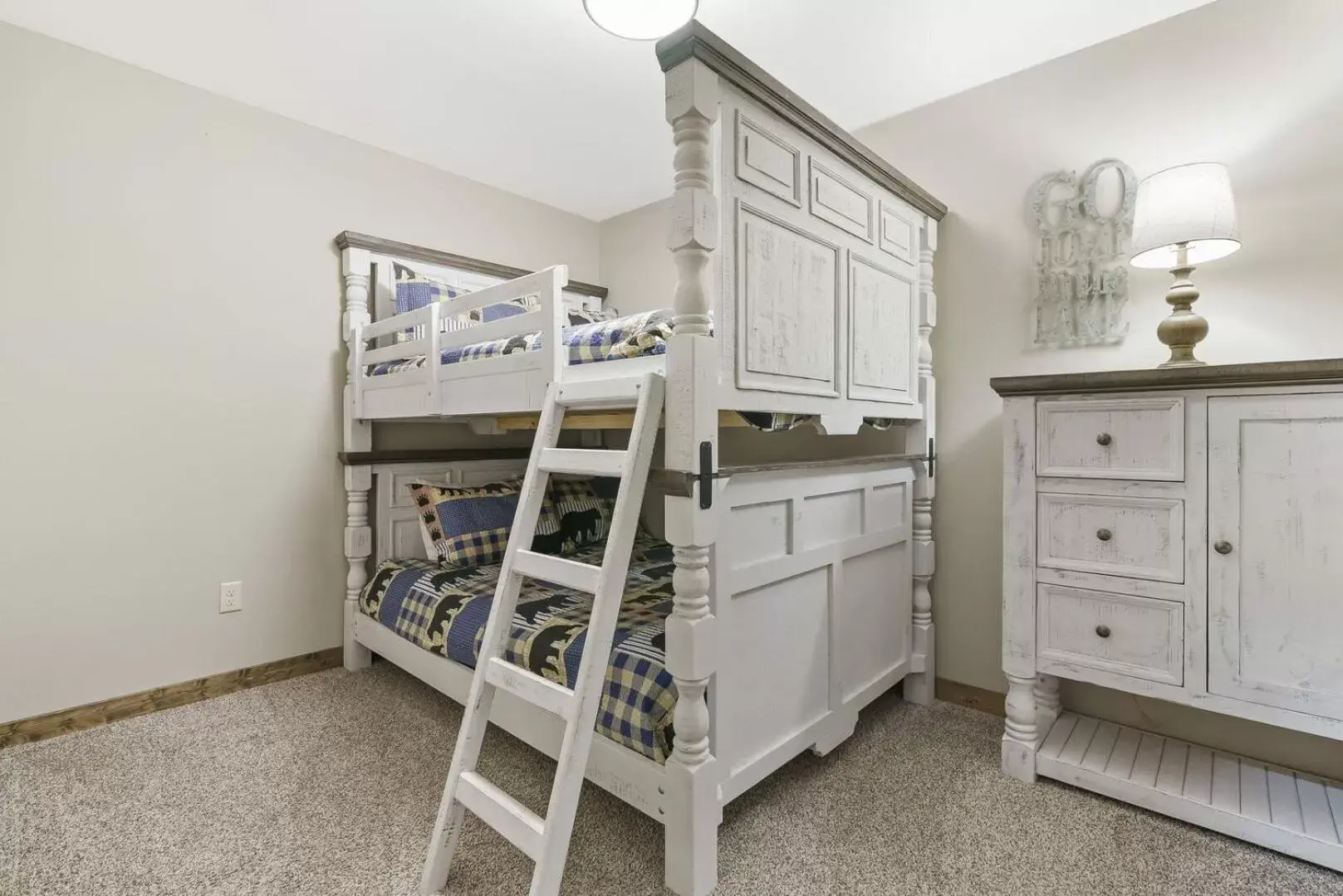 Bedroom in Table Rock Resorts at Indian Point