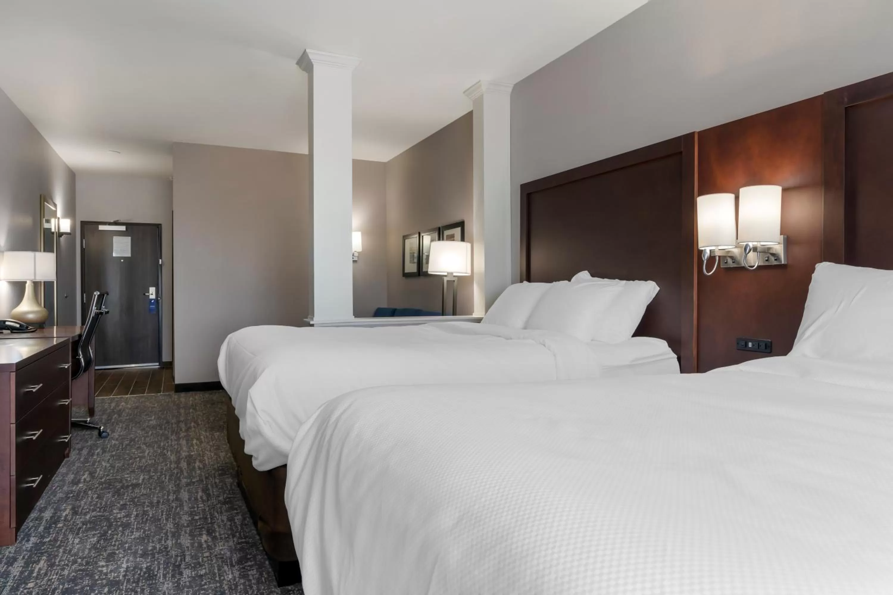 Bedroom, Bed in Comfort Suites Paducah Mall Area