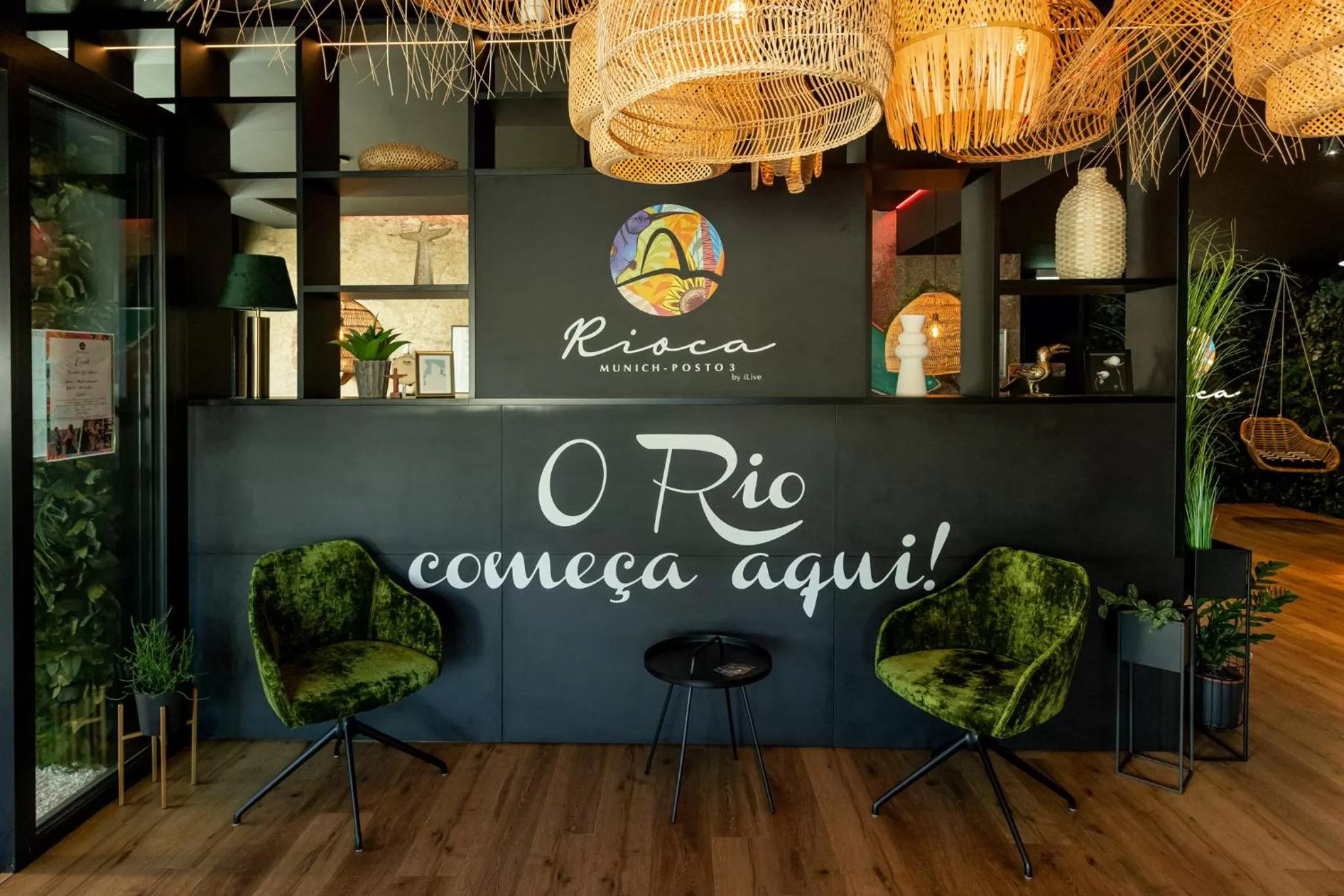 Logo/Certificate/Sign in Rioca Munich Posto 3