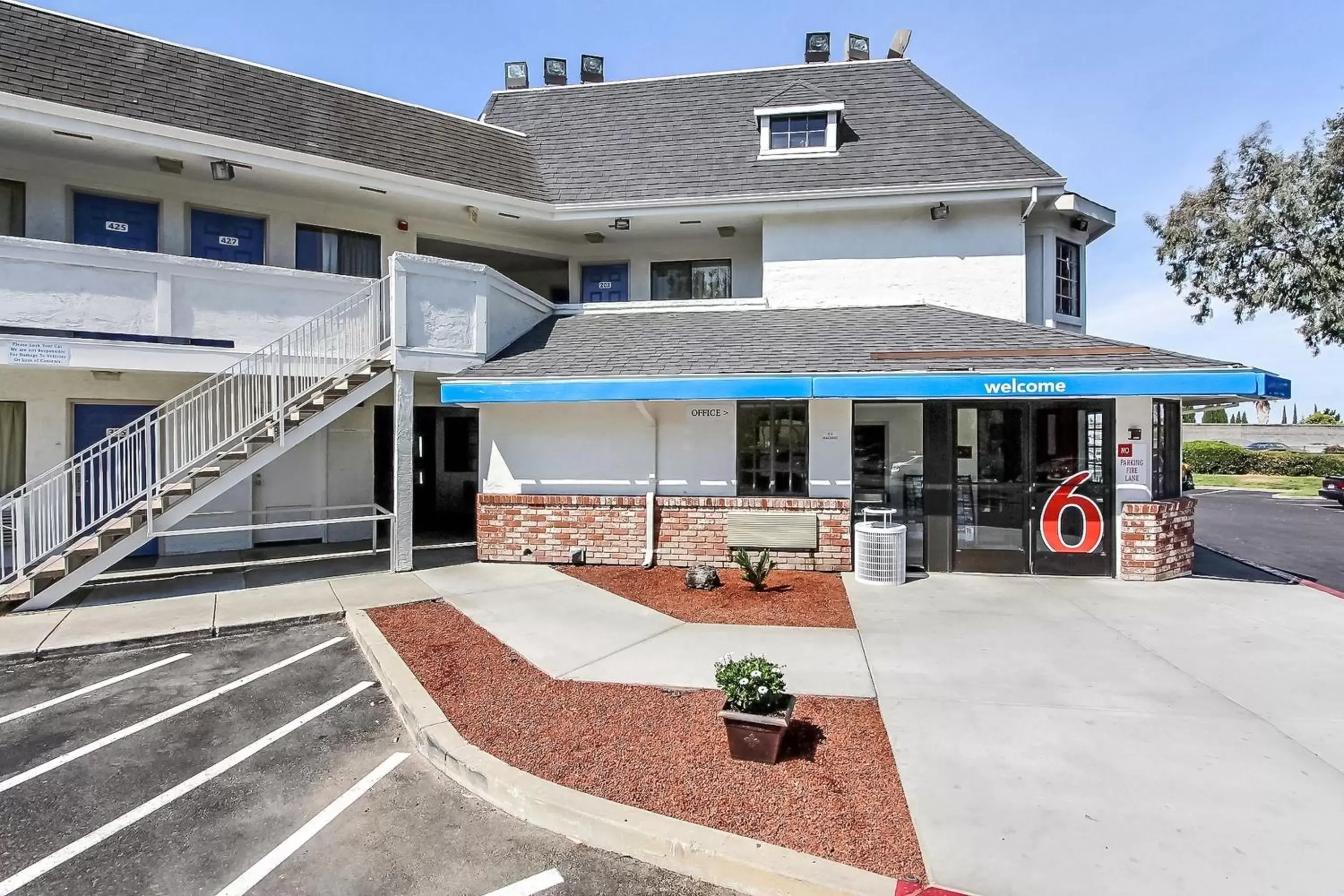 Facade/entrance, Property Building in Motel 6-Fremont, CA - North
