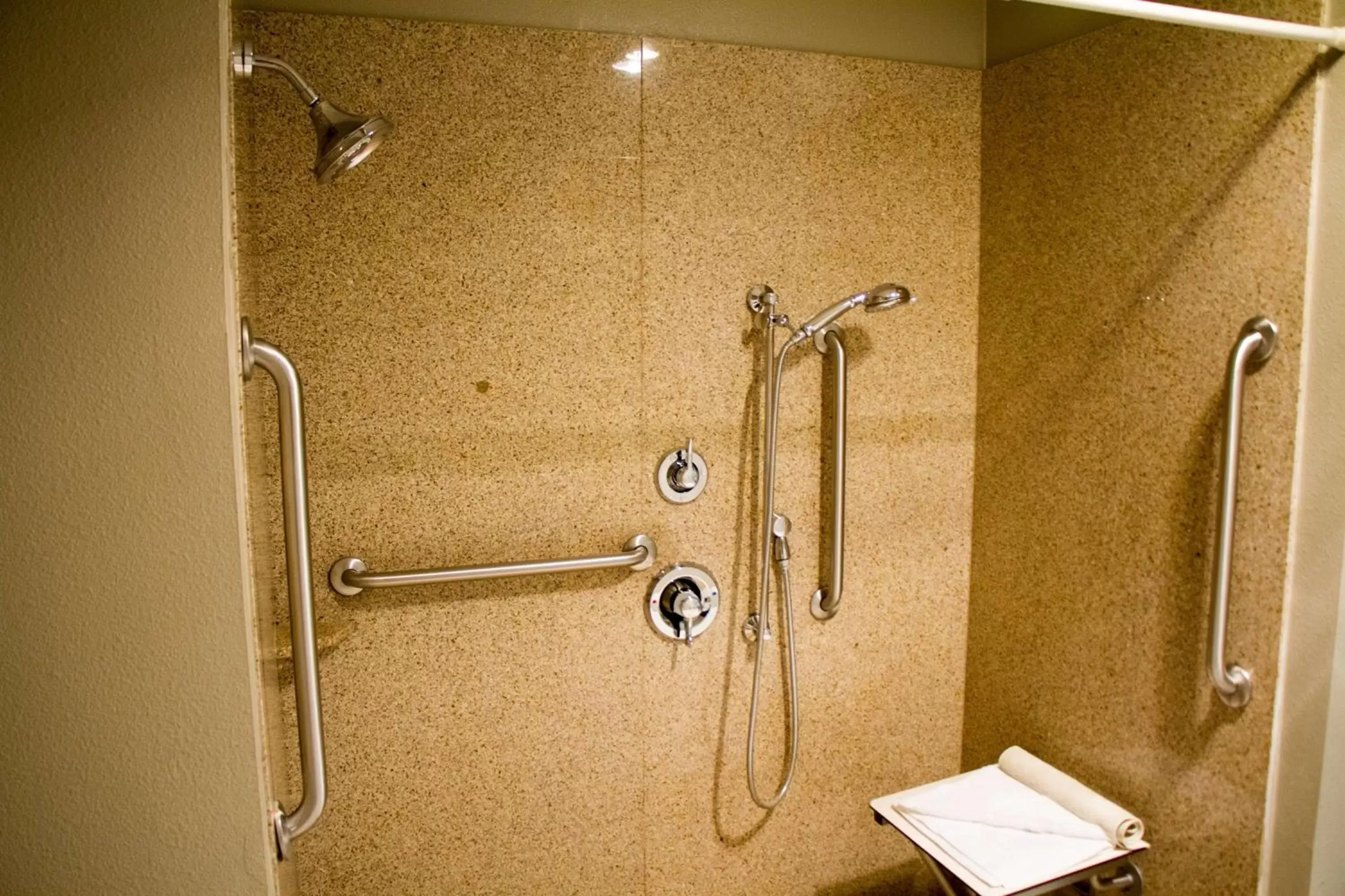 Shower in Colony Inn