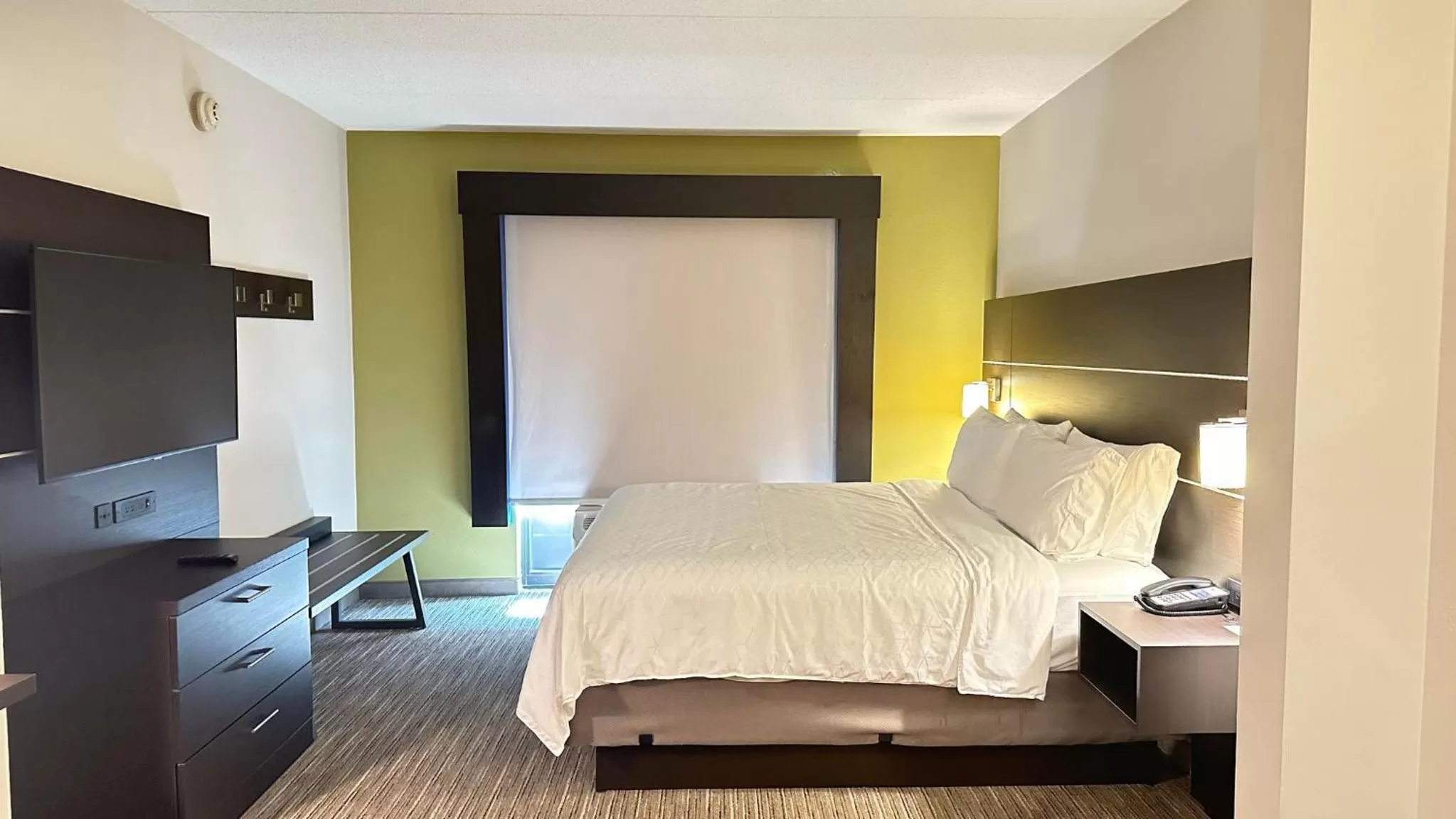 Photo of the whole room, Bed in Holiday Inn Express & Suites - Prospect Heights by IHG