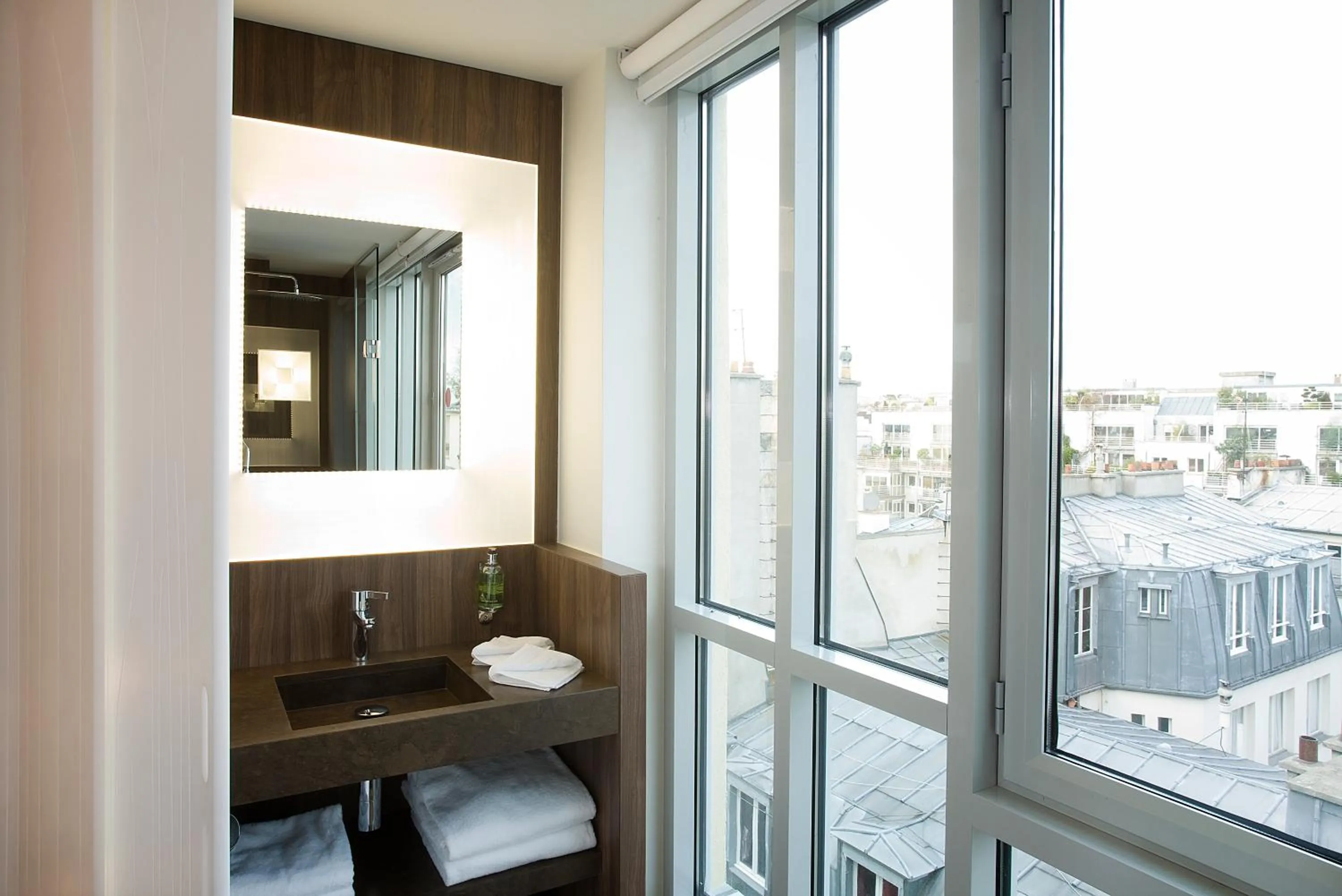 Bathroom in Hôtel Jules & Jim