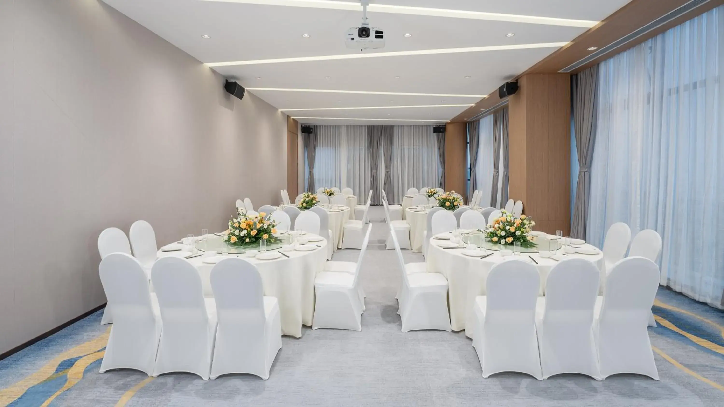 Meeting/conference room, Banquet Facilities in Holiday Inn Express Chengdu Pidu, an IHG Hotel