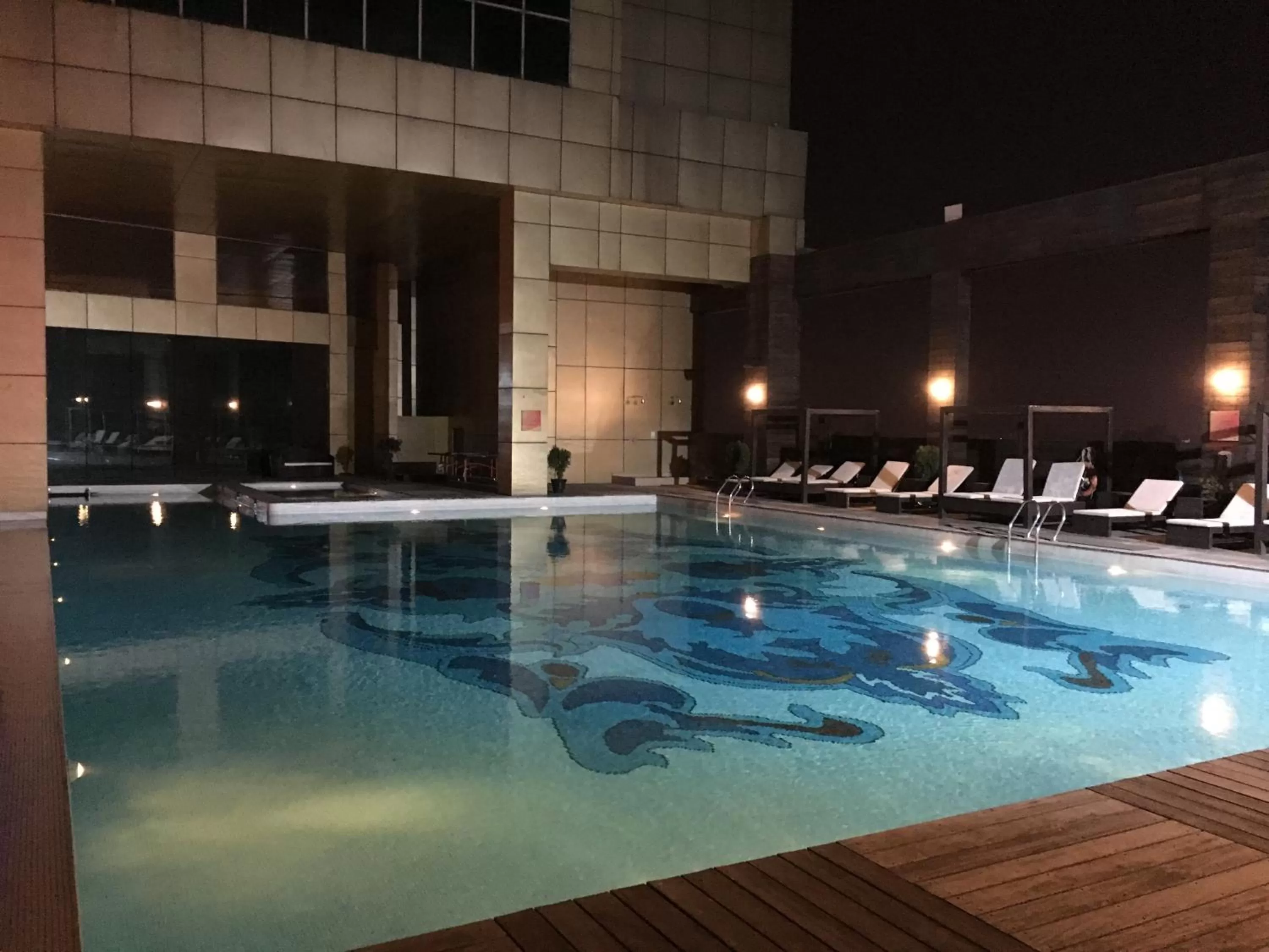 Swimming pool in Radisson Blu Hotel MBD Ludhiana