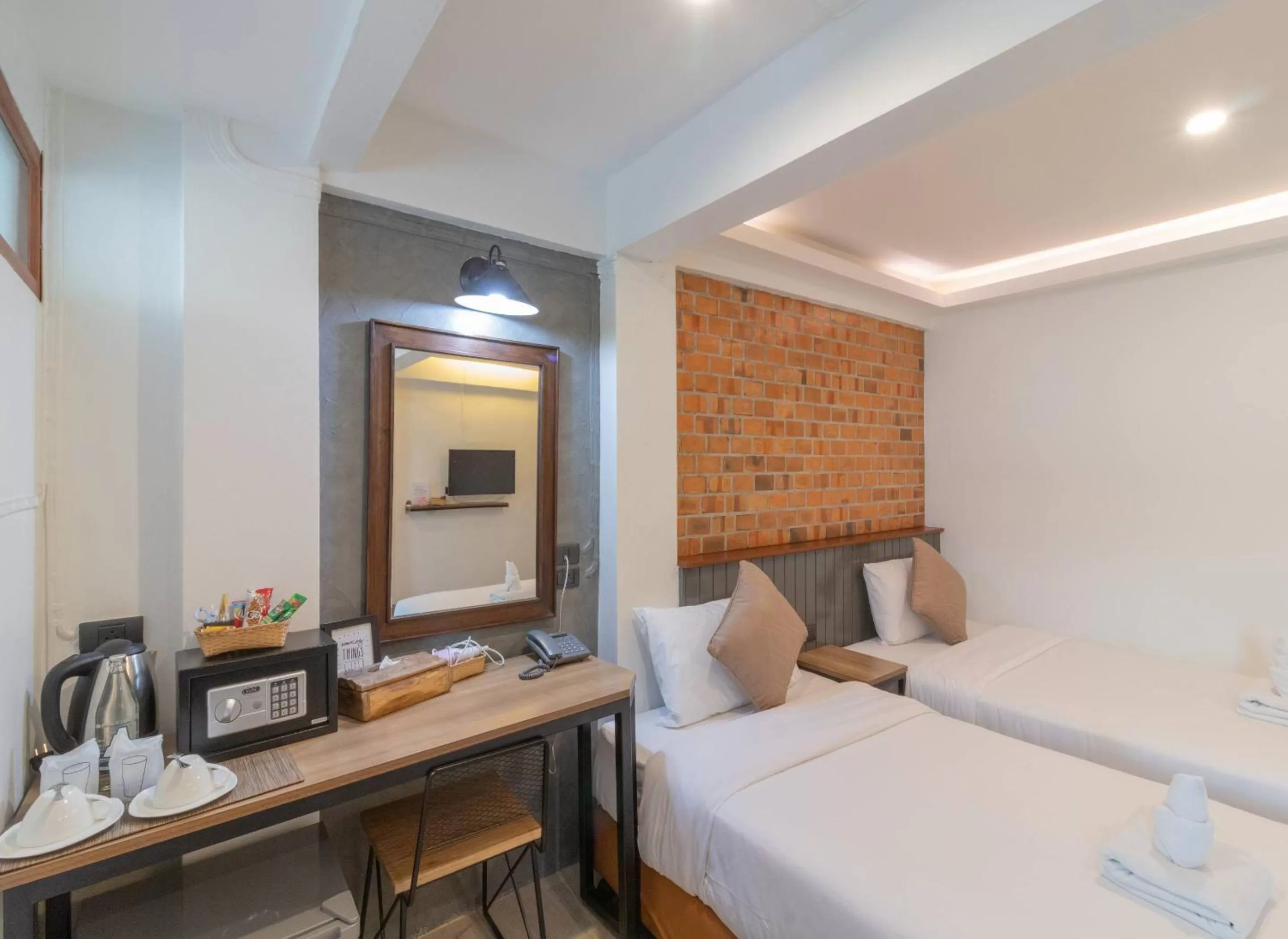 Bedroom, Bed in The Old City Wall Inn