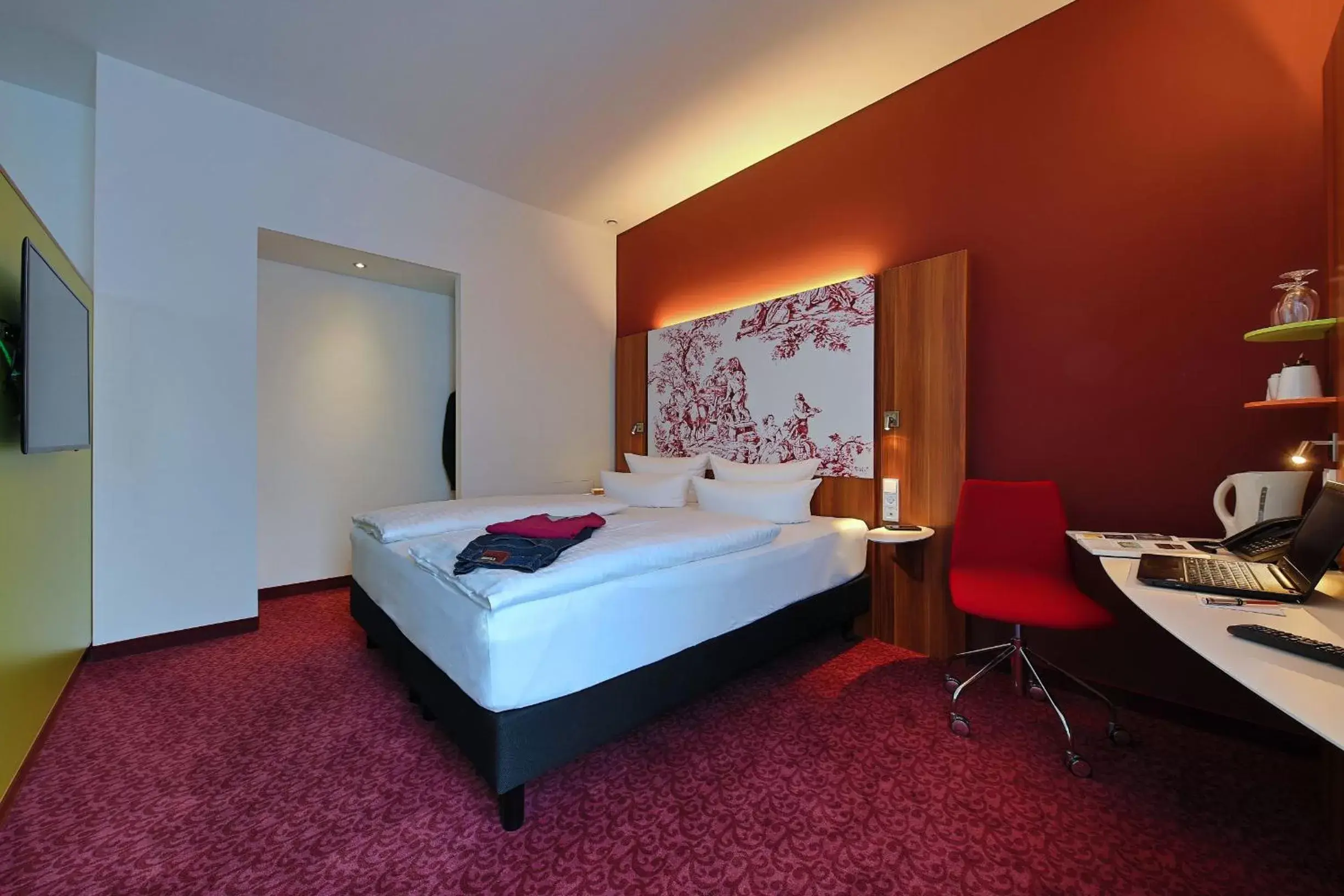 Photo of the whole room, Bed in IBB Hotel Ingelheim