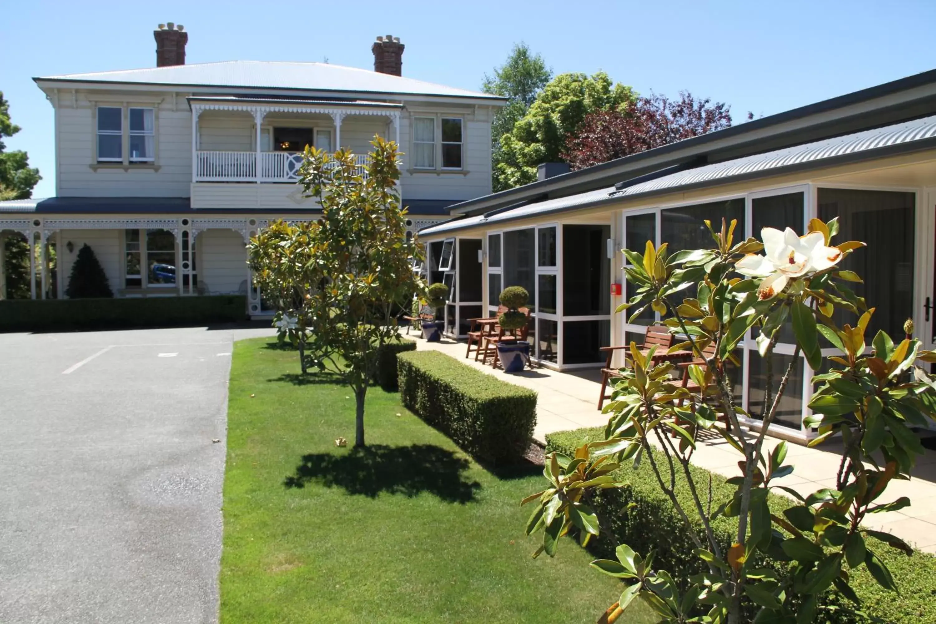 Facade/entrance in Merivale Manor Facade/entrance in Merivale Manor