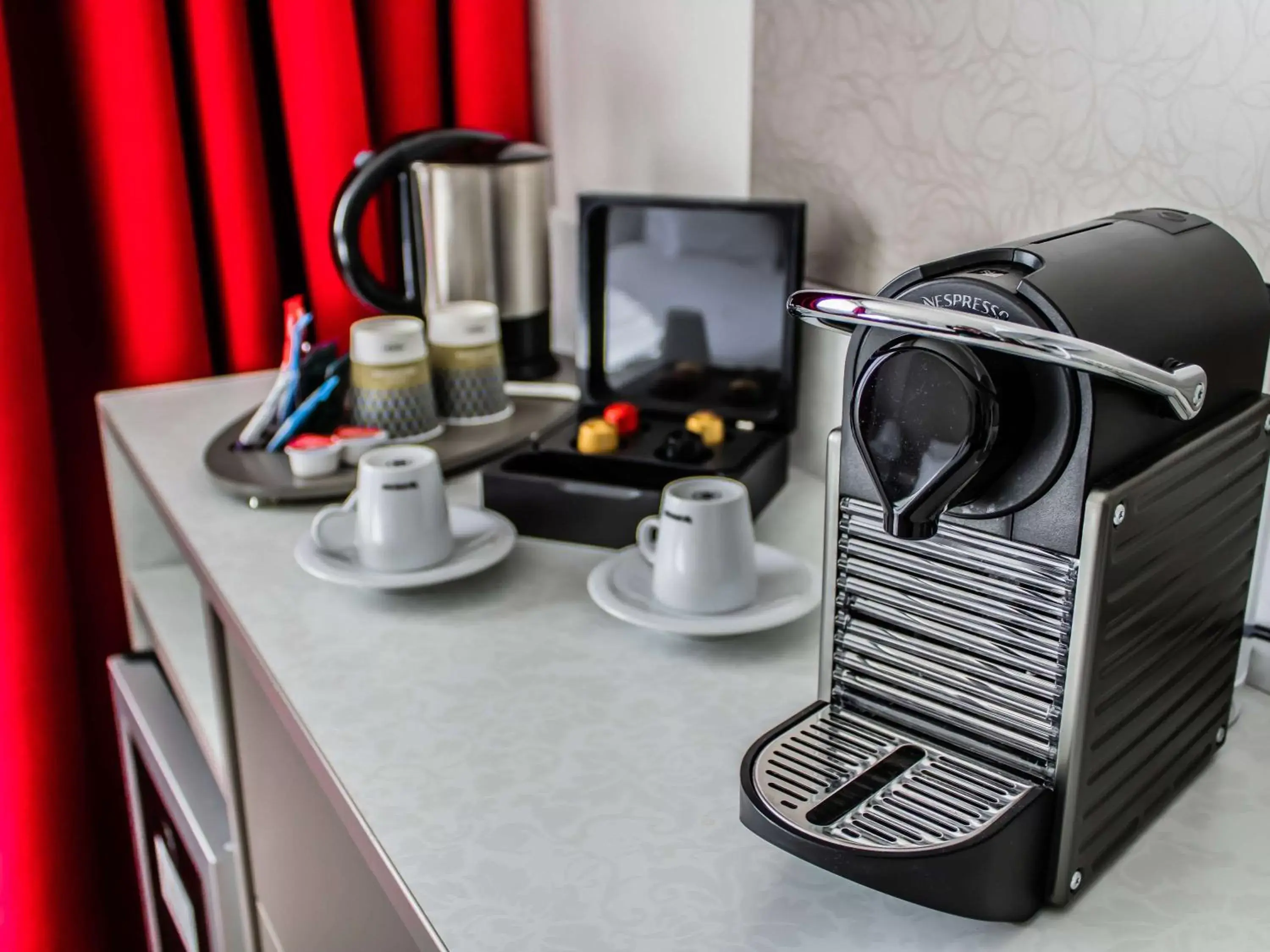 Bedroom, Coffee/Tea Facilities in Mercure Tours Nord