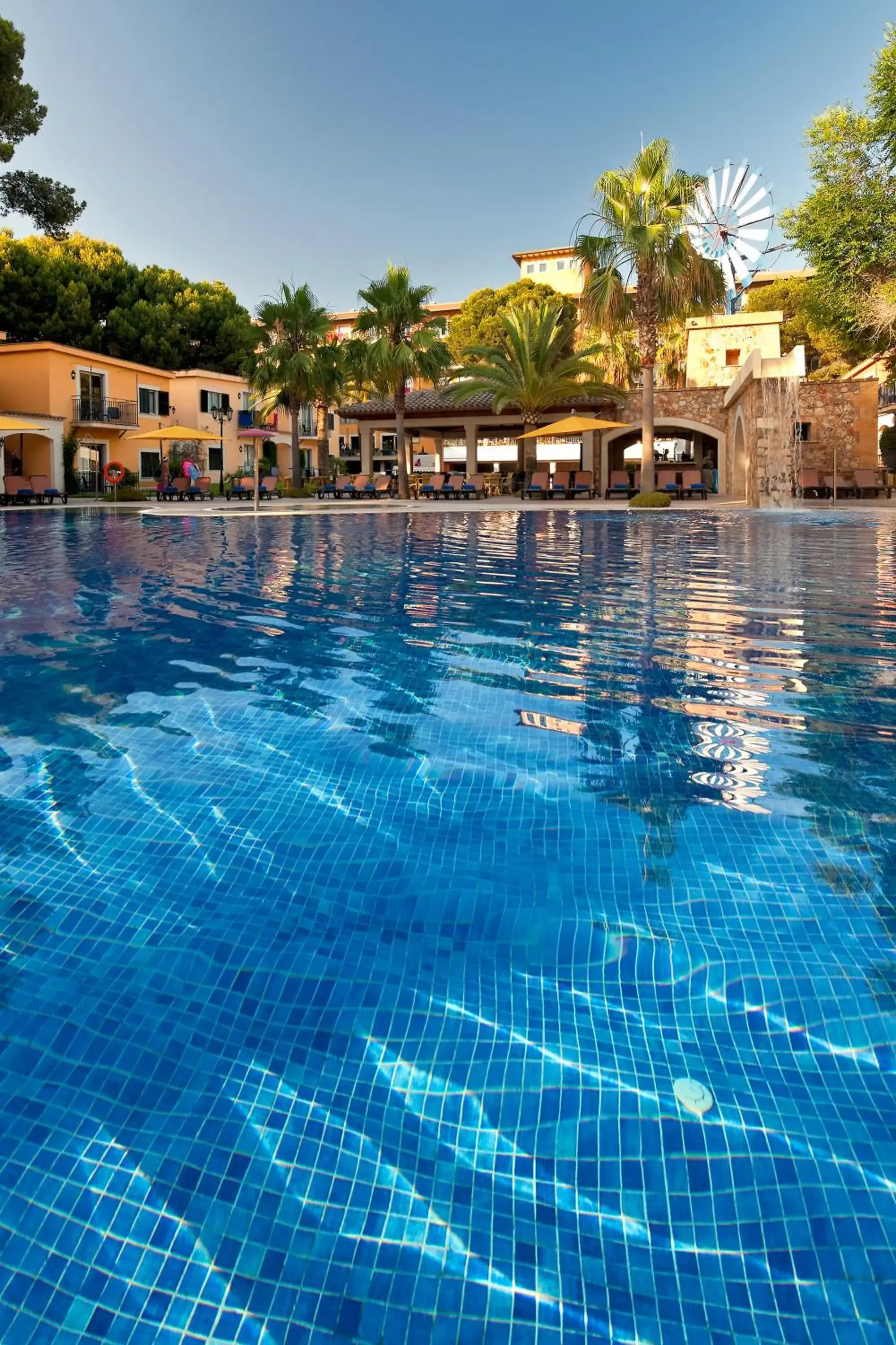 Swimming pool in Occidental Playa de Palma Swimming pool in Occidental Playa de Palma