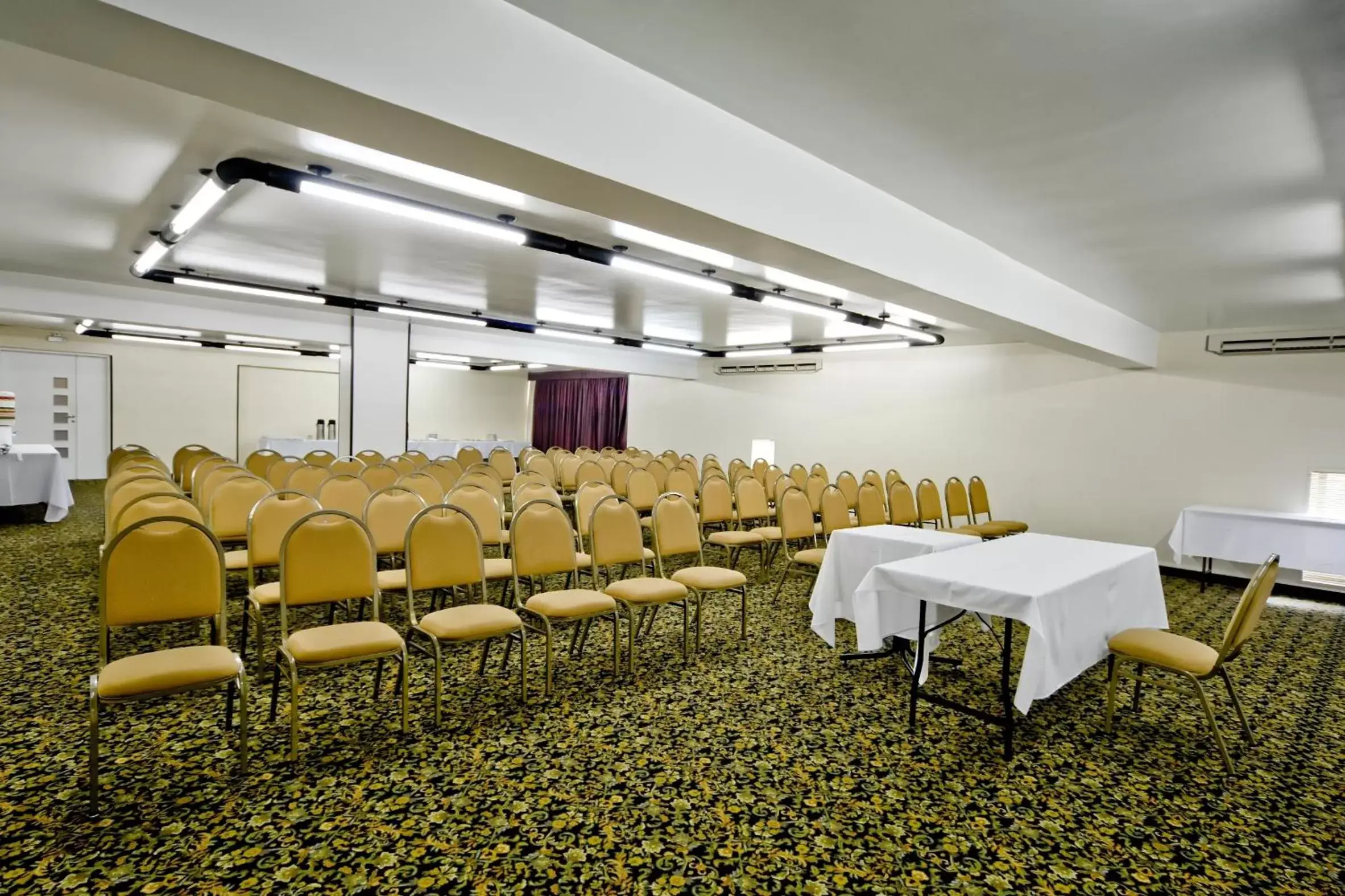 Business facilities in Nacional Inn Curitiba Torres