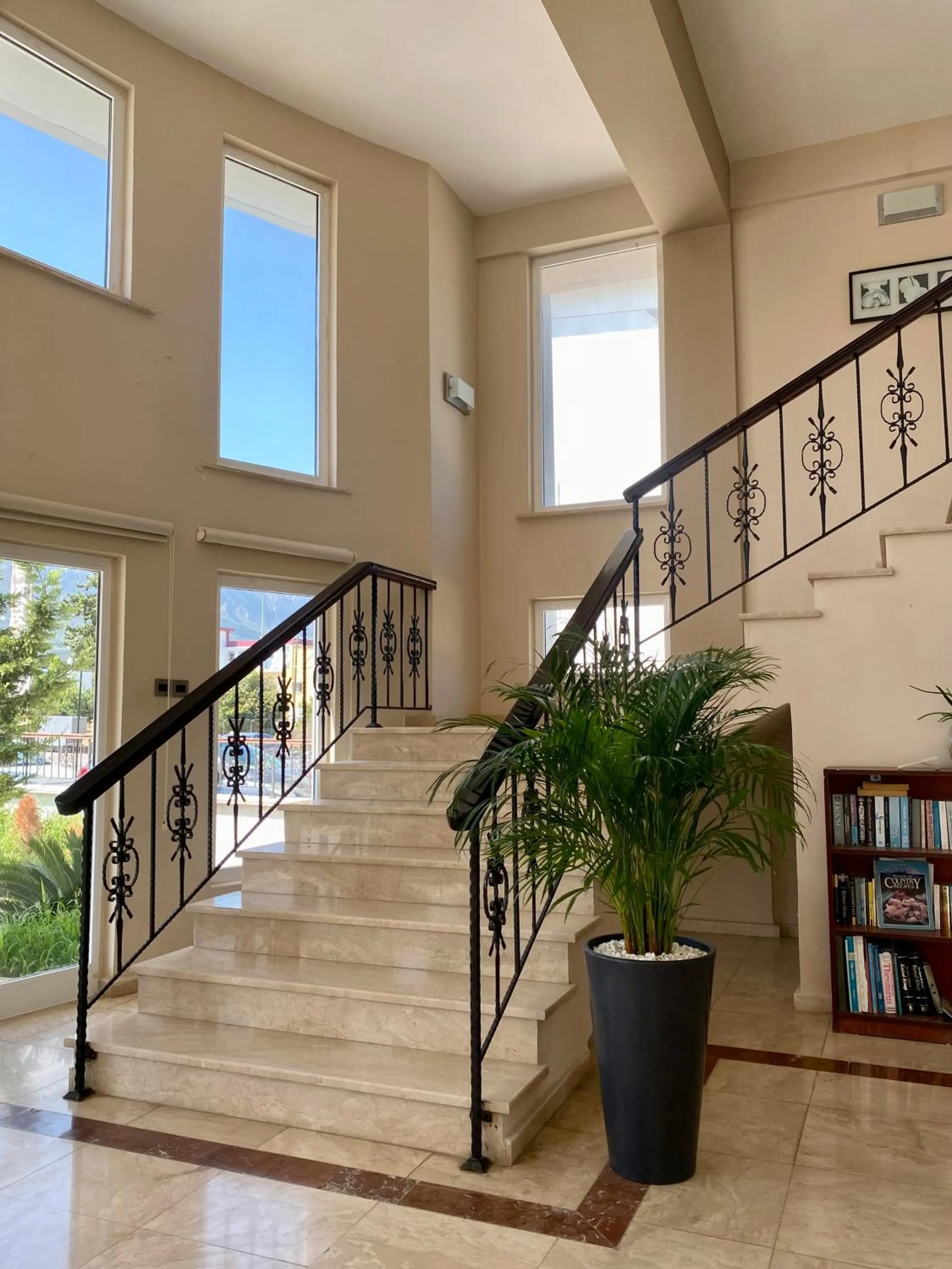 The Prince Inn Hotel & Villas