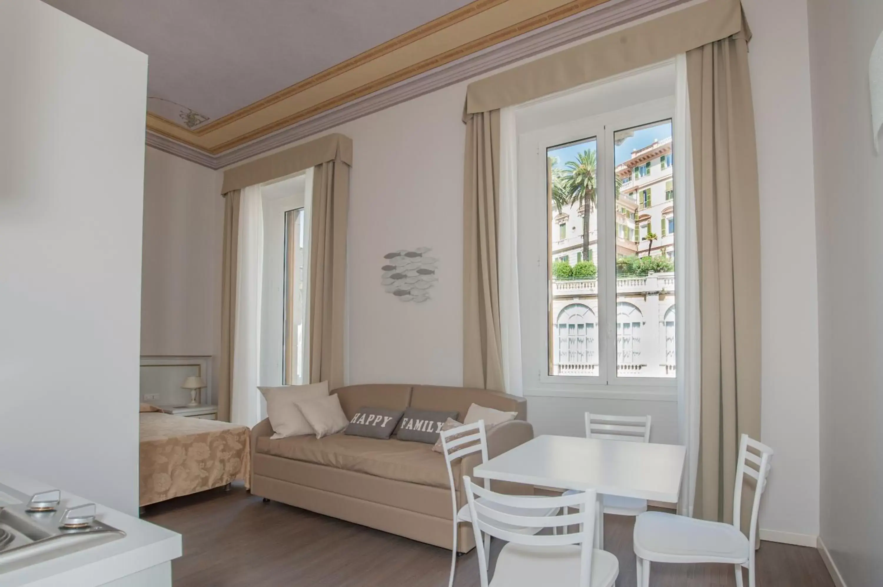 Photo of the whole room, Seating Area in Hotel Genova Liberty