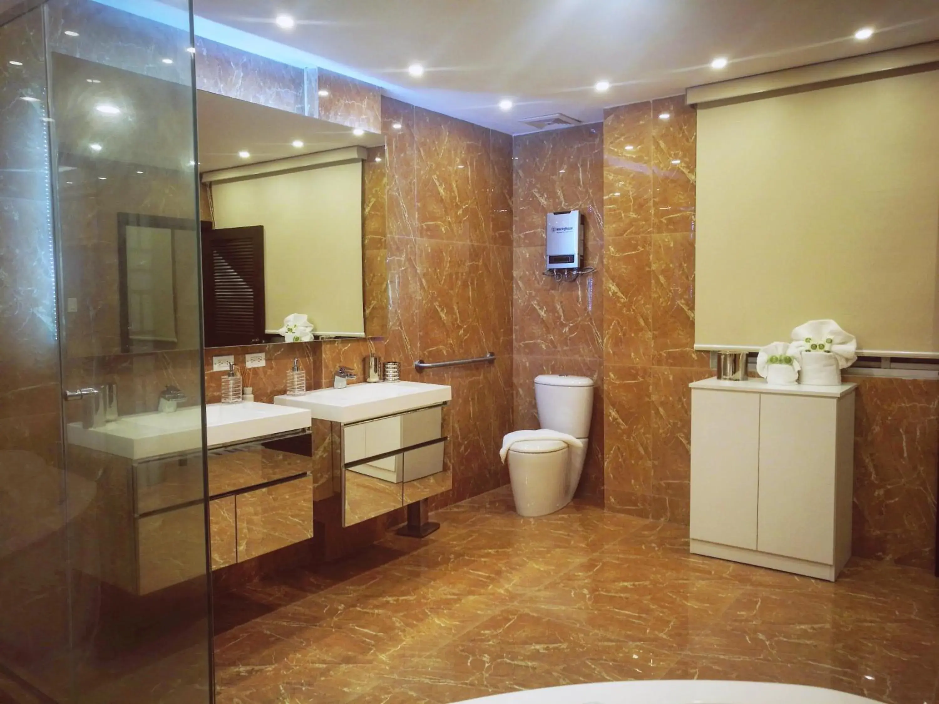 Bathroom in Hotel Ojos Del Rio