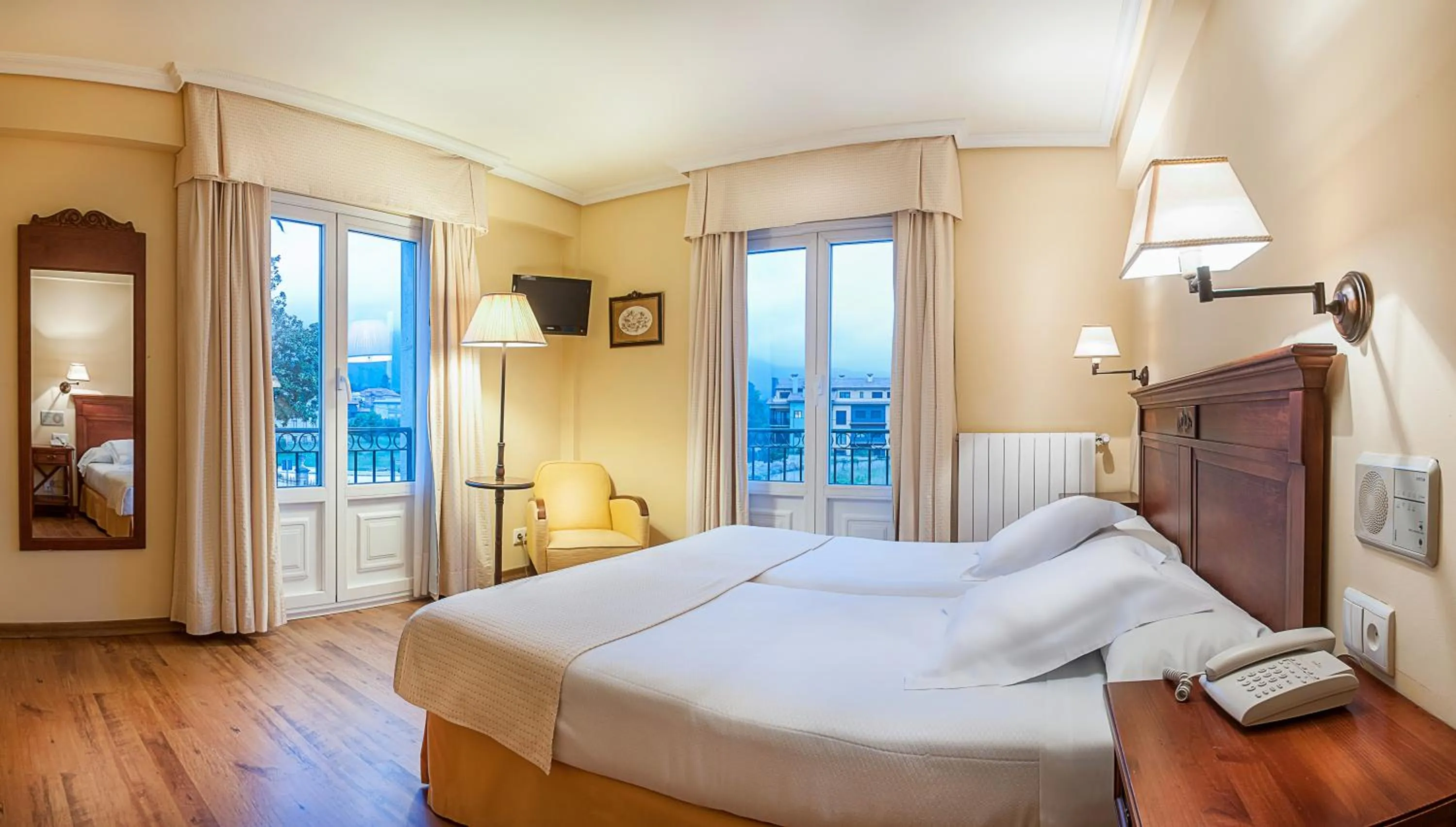 Bedroom, Bed in Silken Spa La Hacienda De Don Juan