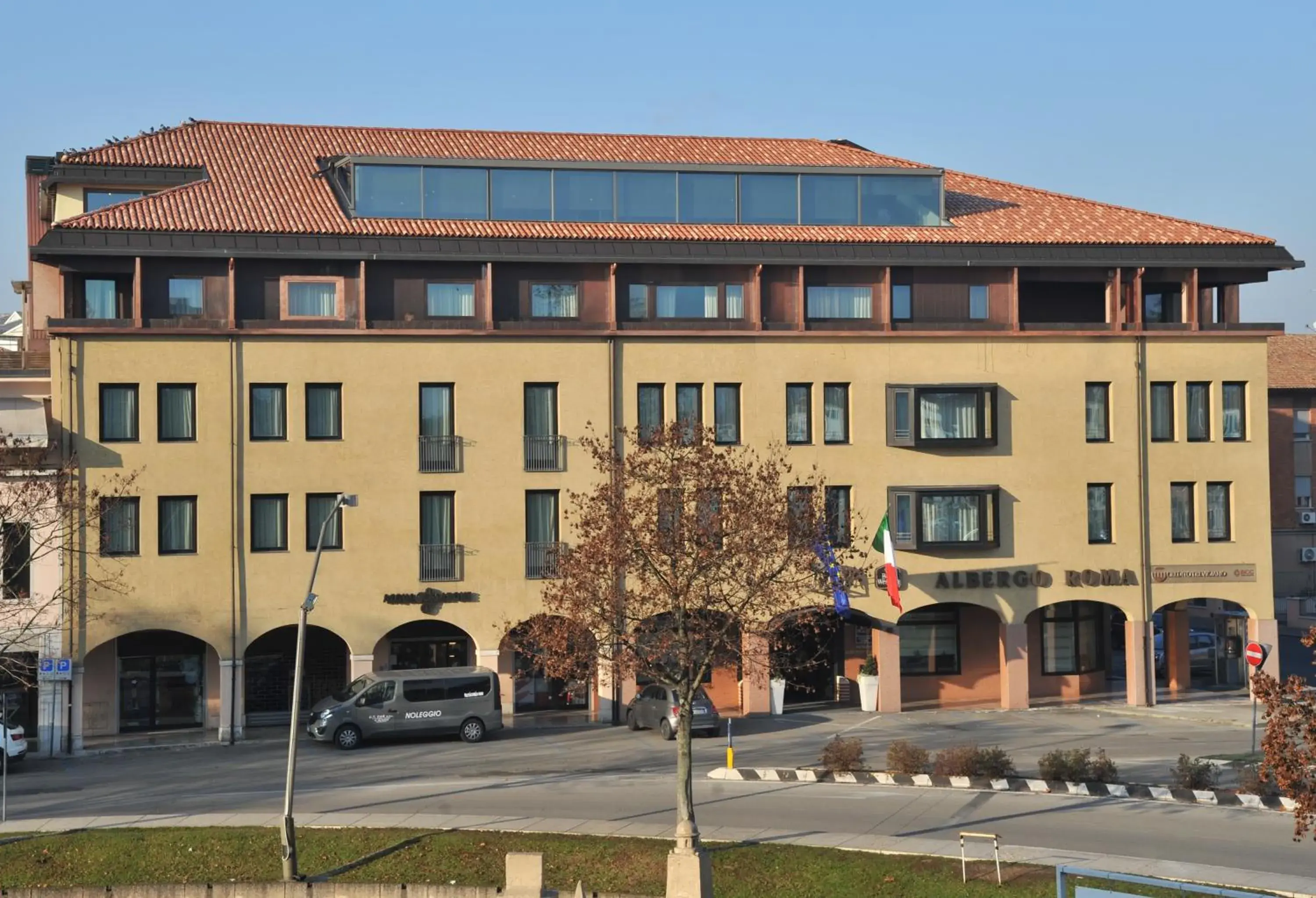 Property building in Albergo Roma, BW Signature Collection Property building in Albergo Roma, BW Signature Collection