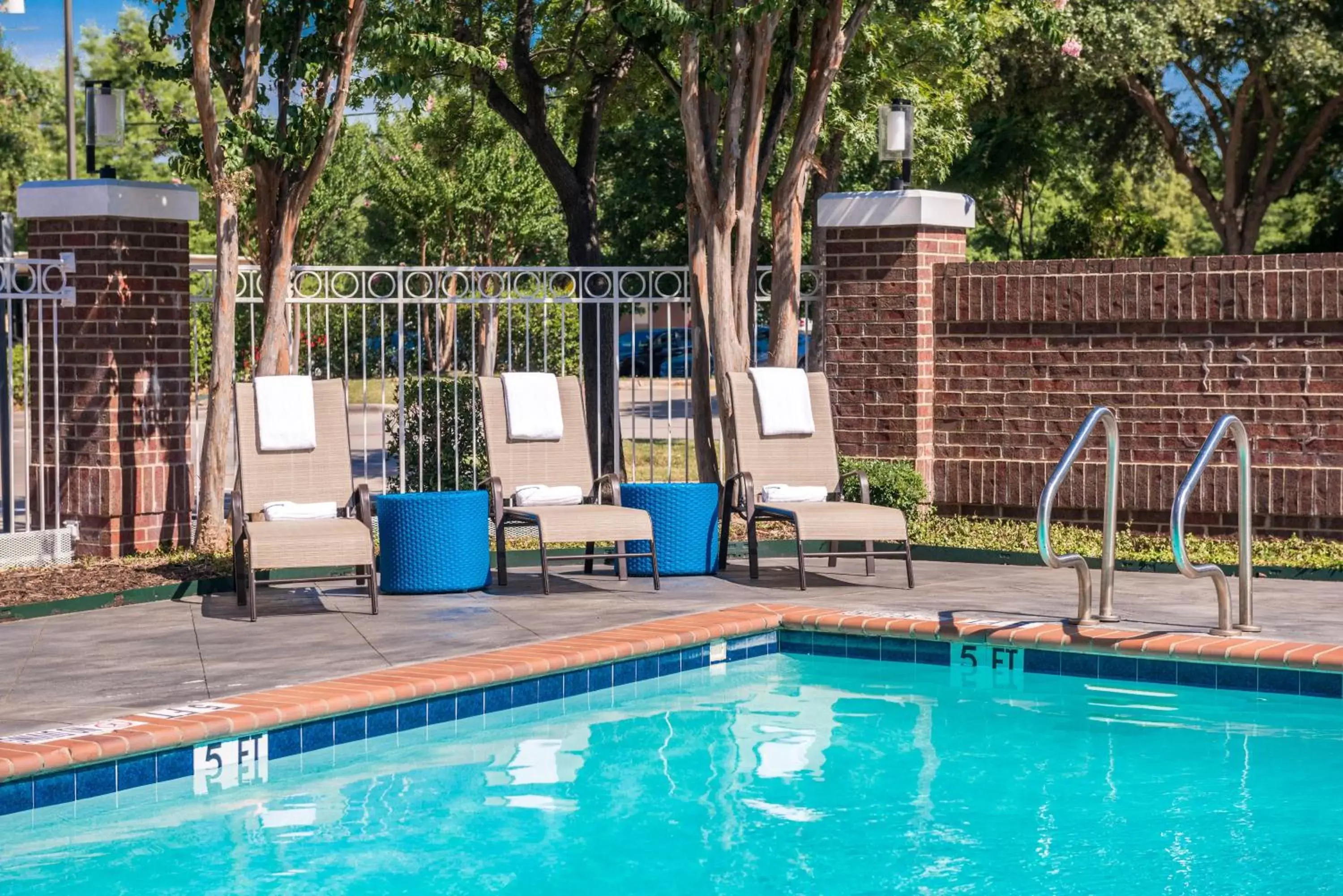 Swimming Pool in Holiday Inn and Suites Addison, an IHG Hotel