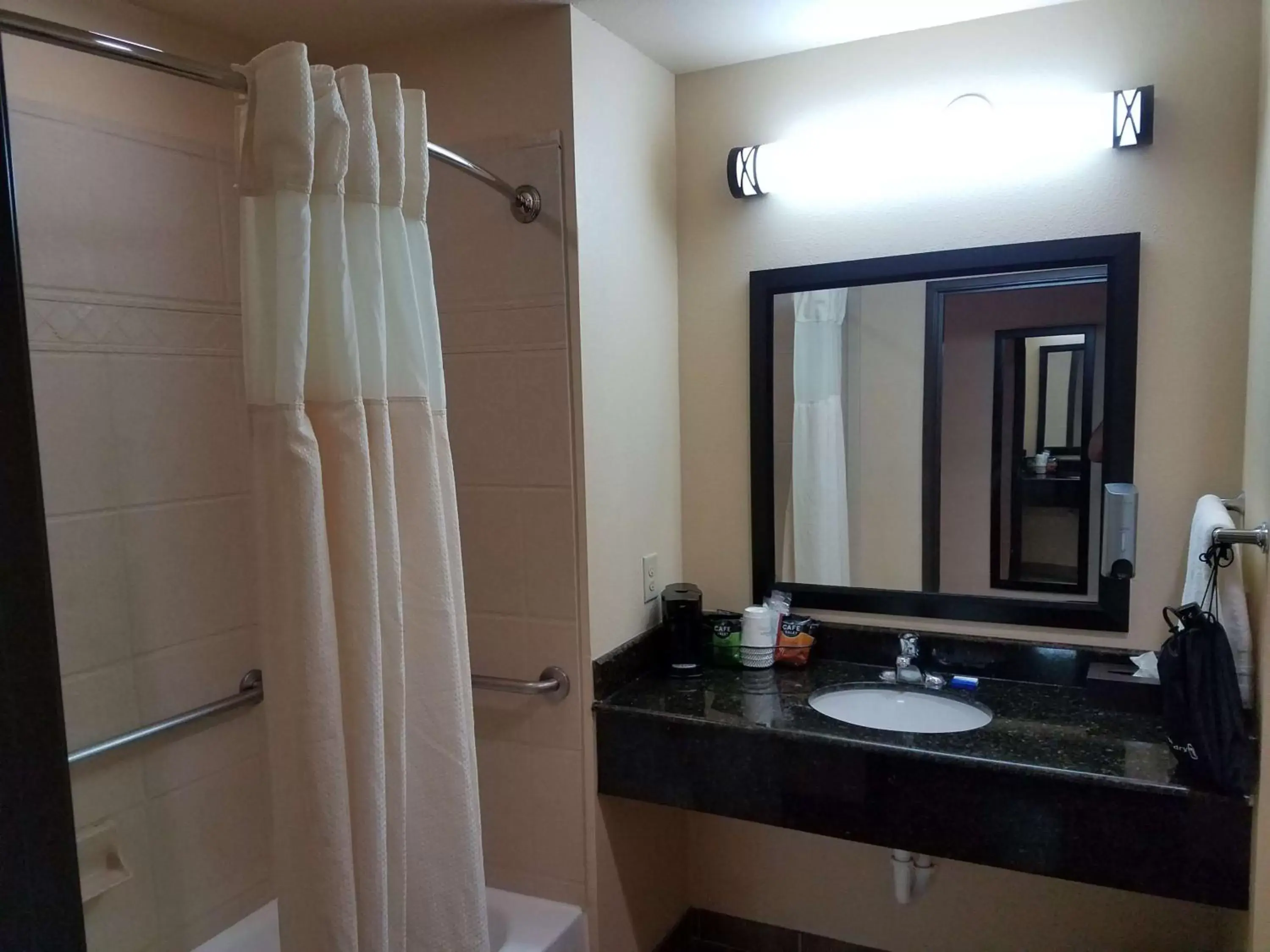 Photo of the whole room, Bathroom in Best Western Plus Goliad Inn & Suites