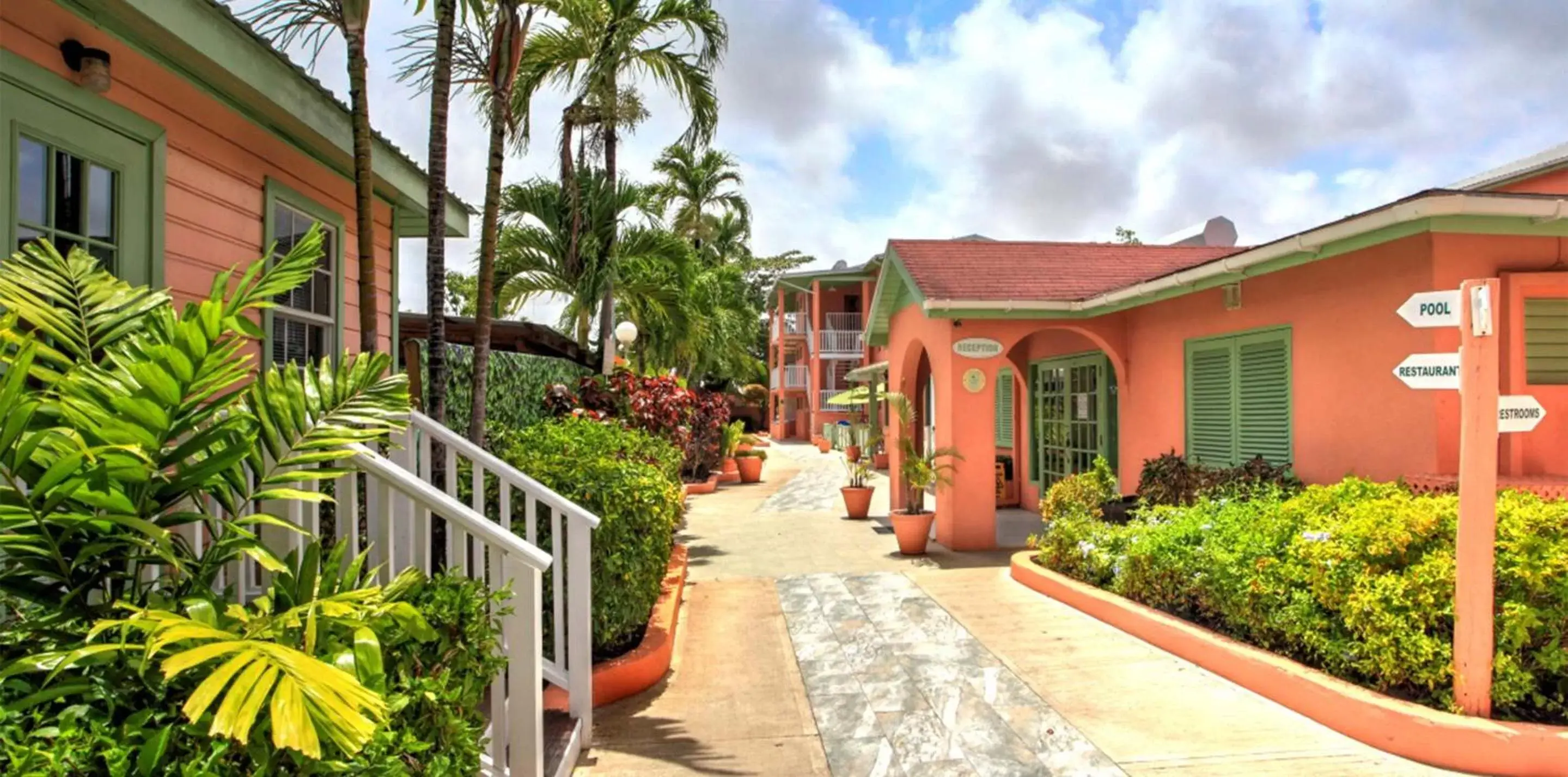Facade/entrance in Worthing Court Apartment Hotel Facade/entrance in Worthing Court Apartment Hotel