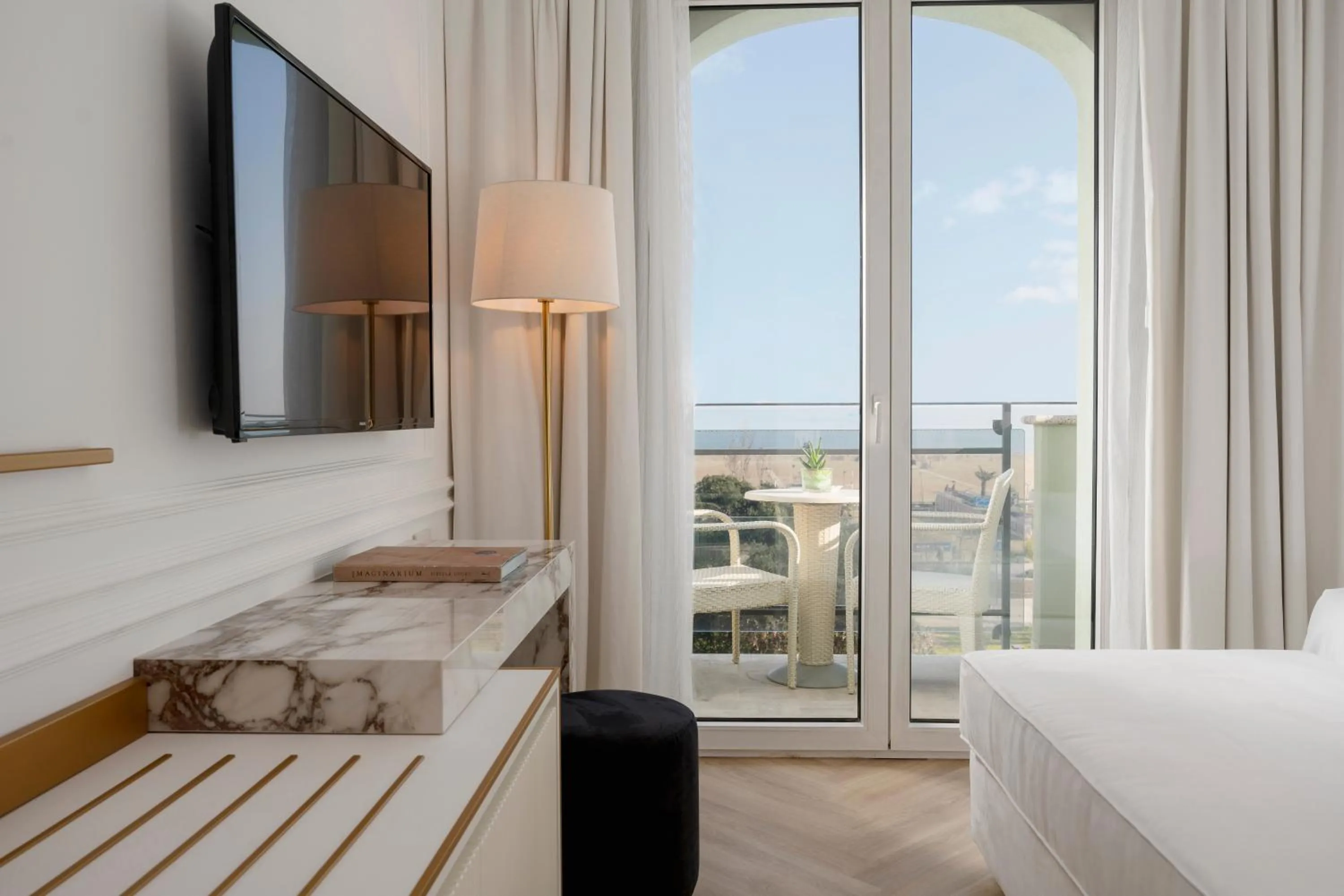 TV and multimedia, Bed in Hotel De Londres