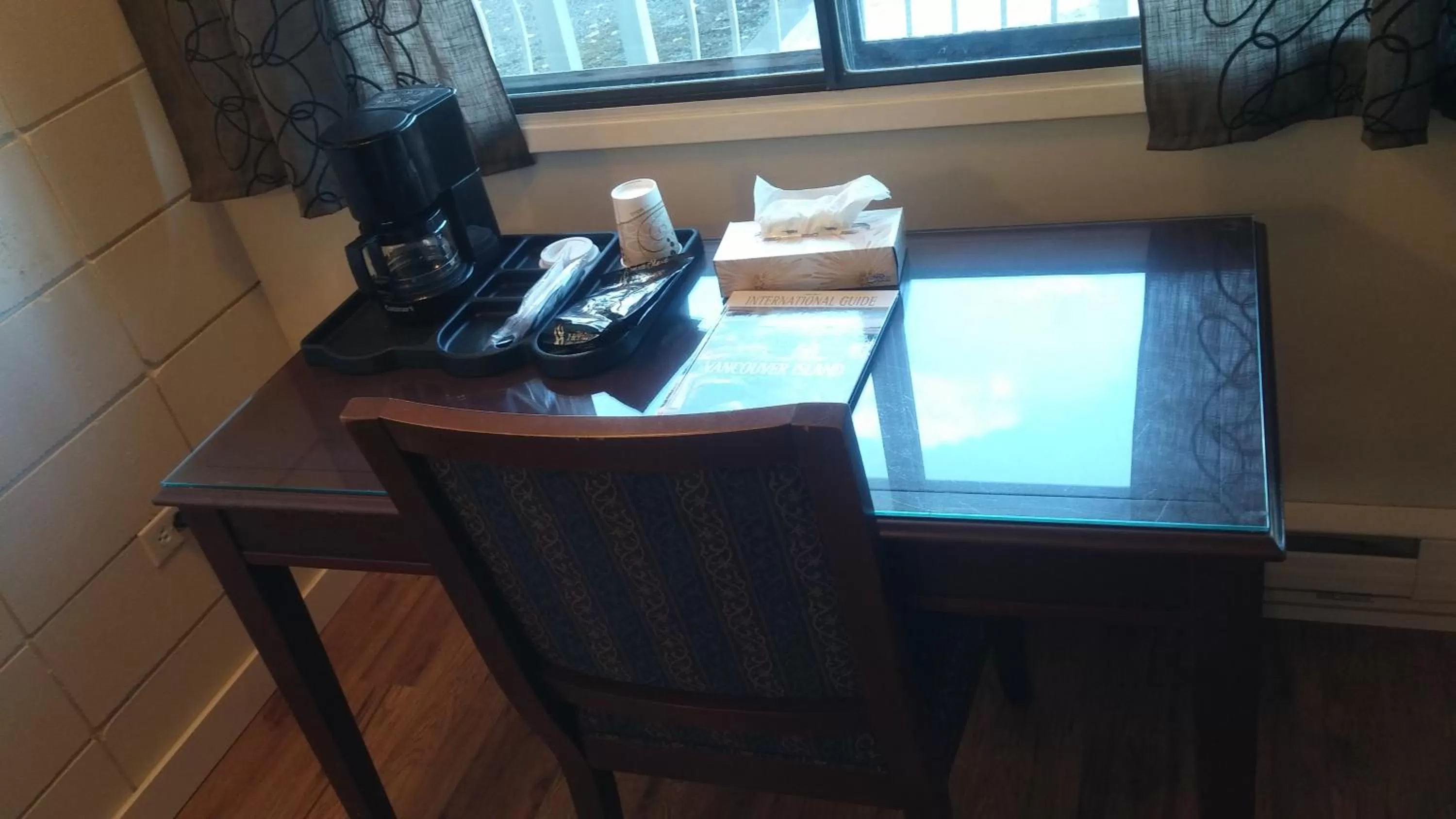 Bedroom in Big Rock Motel