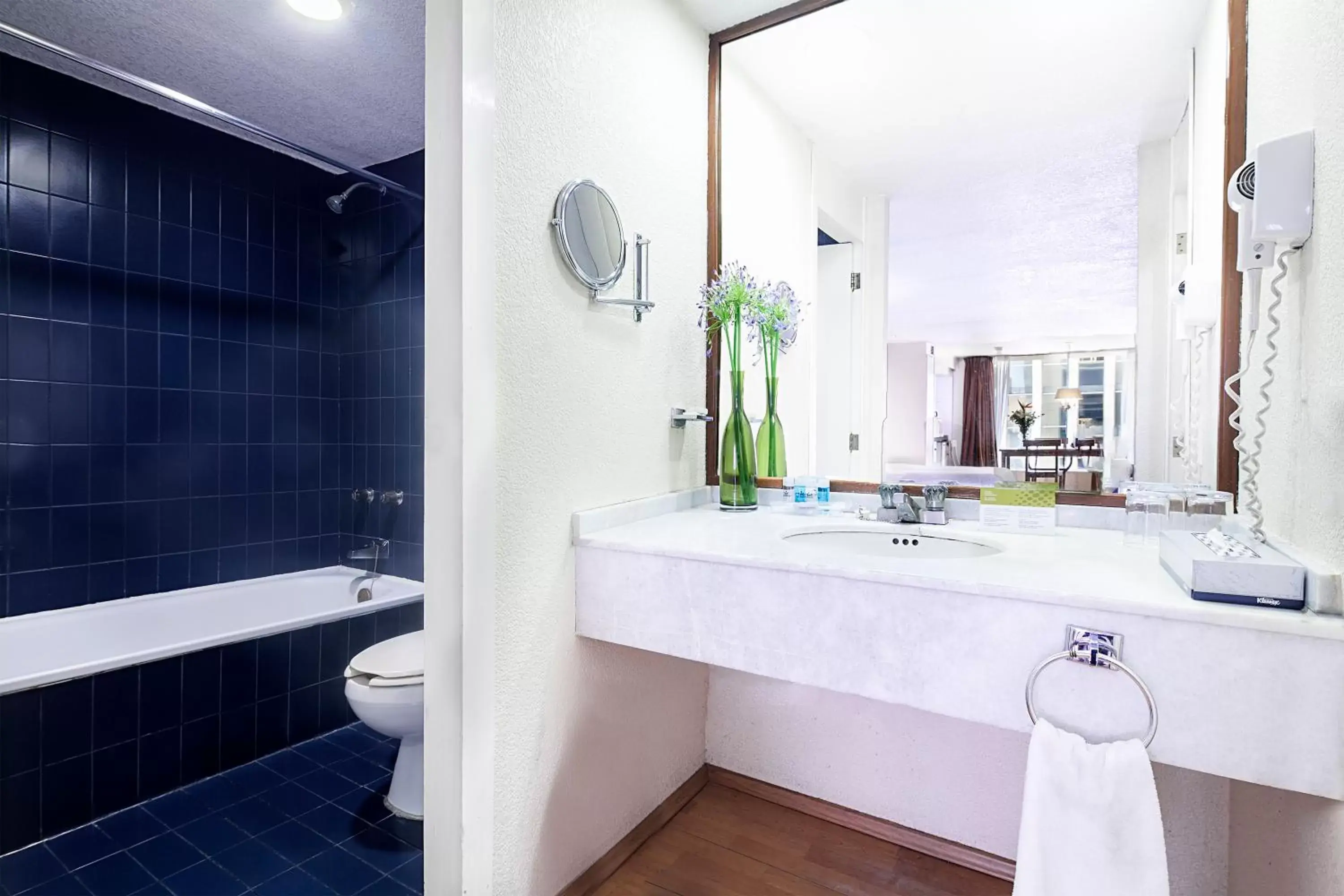 Bathroom in Exe Suites San Marino