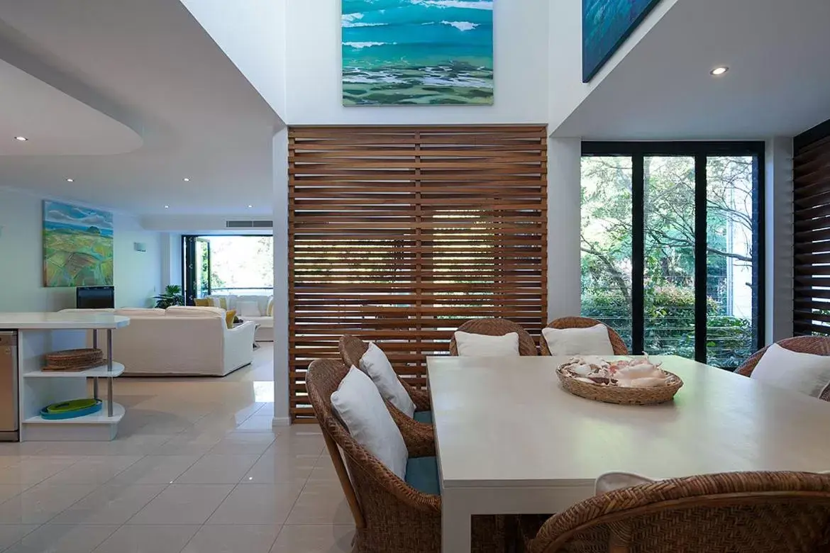 Dining Area in Papillon Coolum