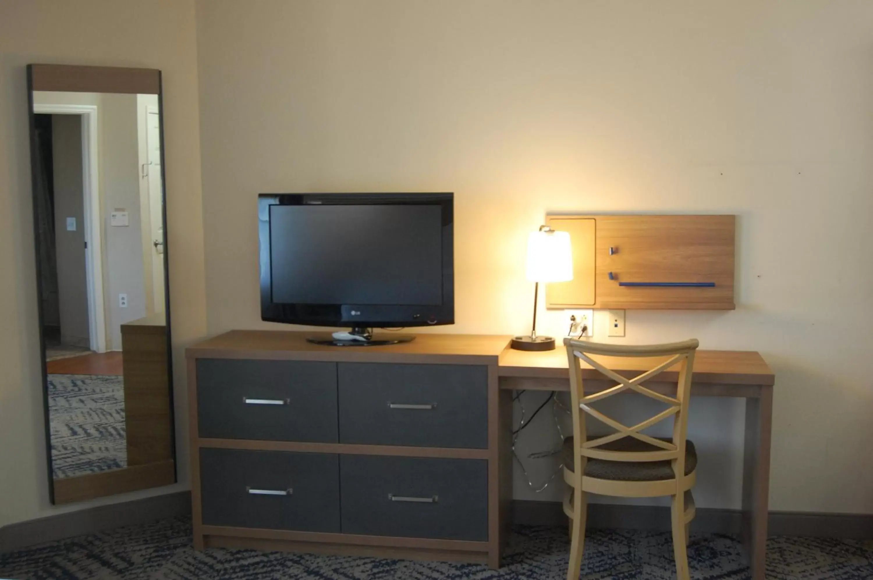 Photo of the whole room, TV/Entertainment Center in Candlewood Suites Harrisburg I-81 Hershey Area, an IHG Hotel